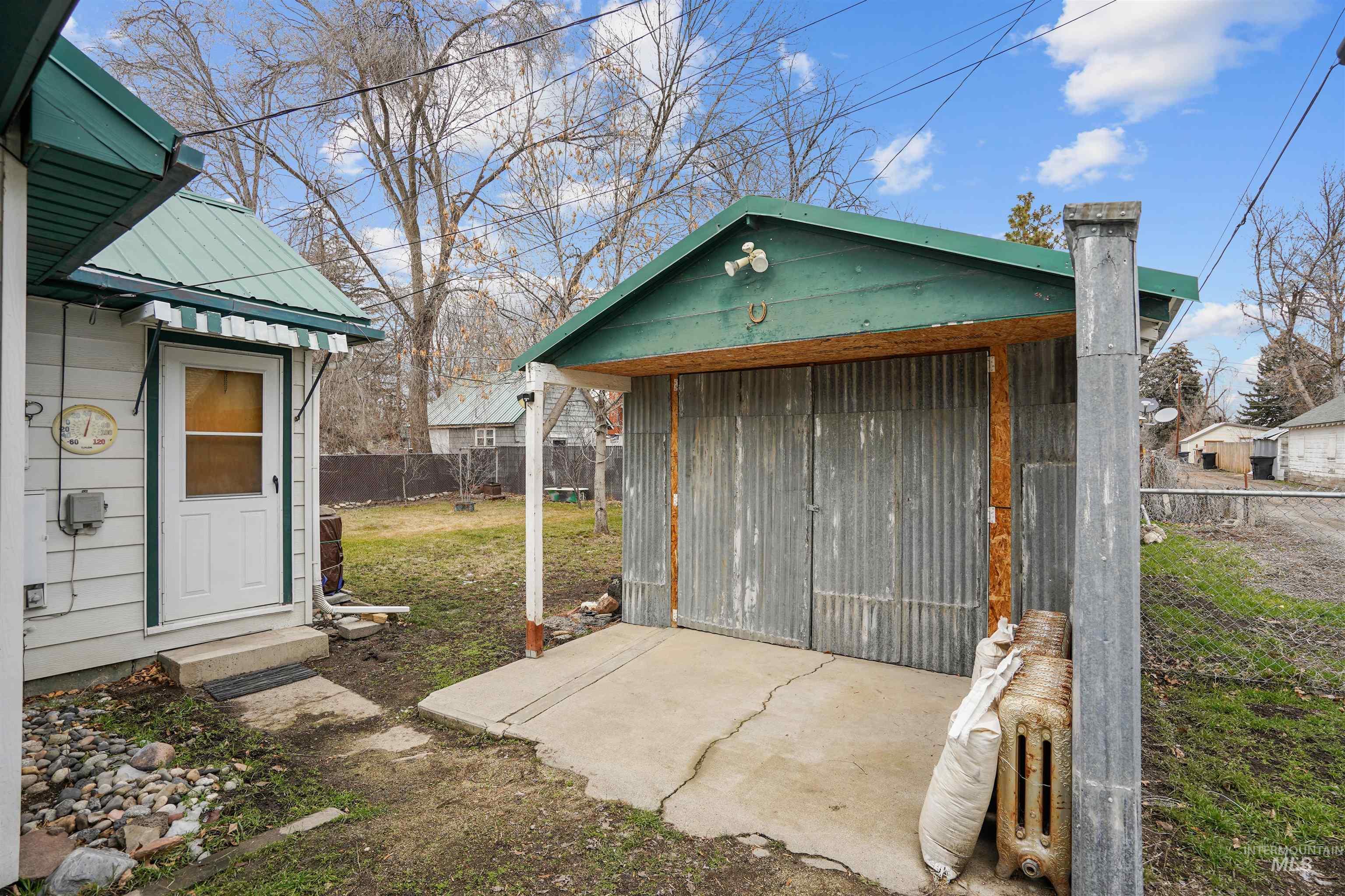 714 4th Ave East, Gooding, Idaho 83330, 2 Bedrooms, 1 Bathroom, Residential For Sale, Price $225,000,MLS 98973598