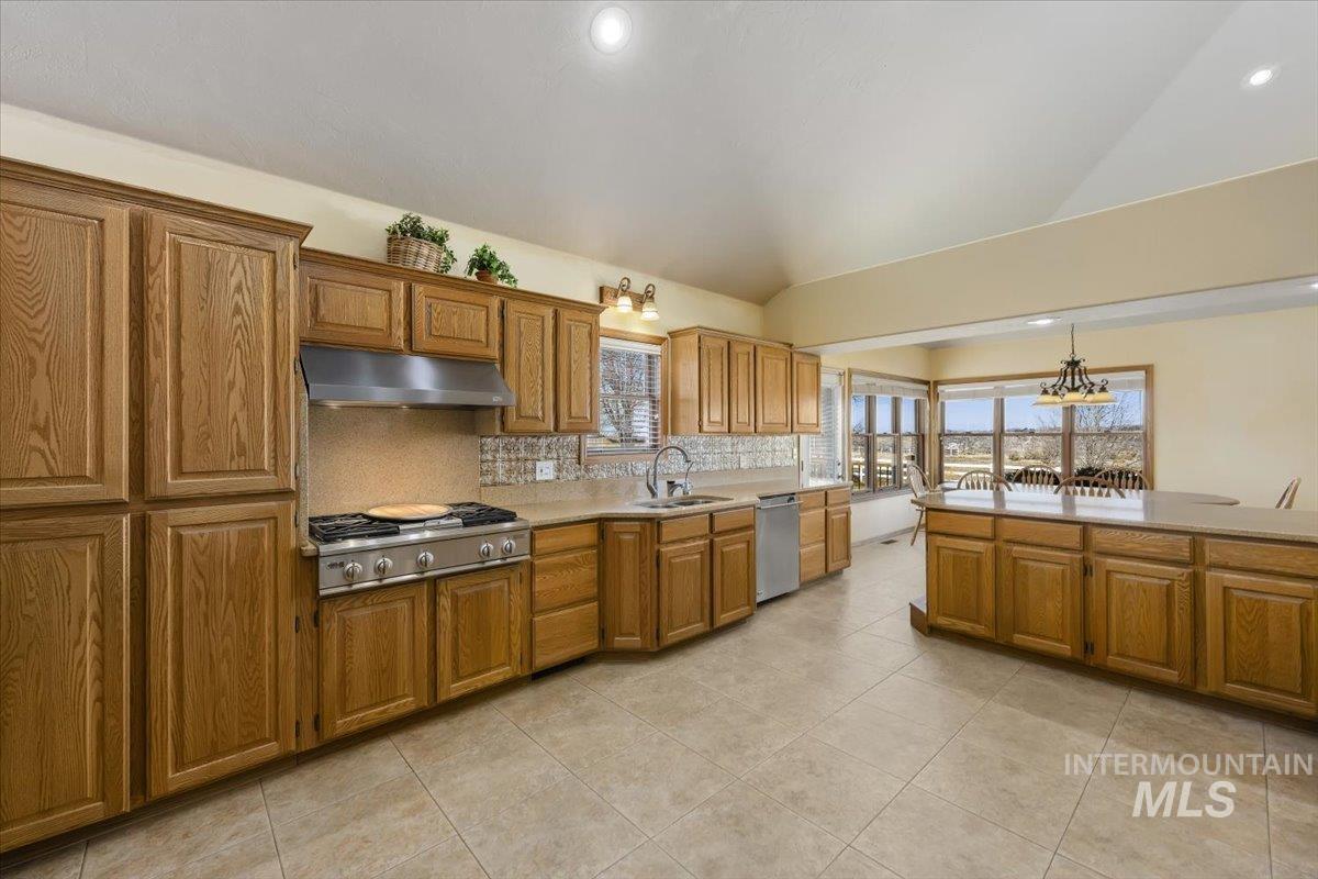 474 Kay Dr., Twin Falls, Idaho 83301, 4 Bedrooms, 4 Bathrooms, Residential For Sale, Price $925,000,MLS 98973599