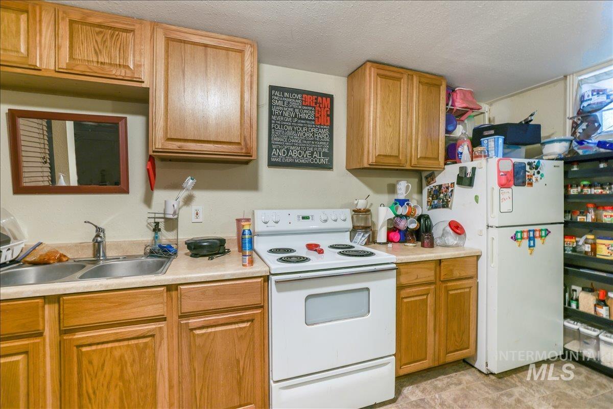 121 7th Ave S, Buhl, Idaho 83316, 4 Bedrooms, 2 Bathrooms, Residential For Sale, Price $270,000,MLS 98973600