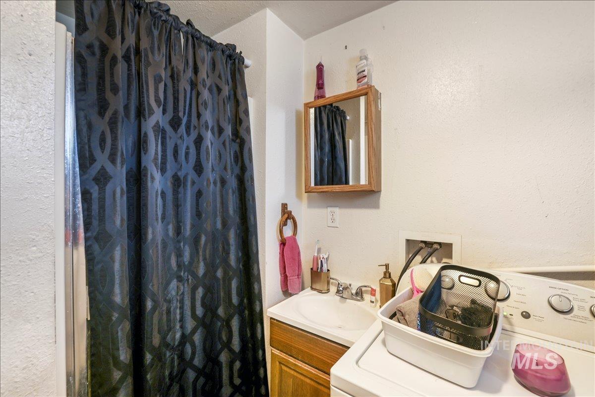 121 7th Ave S, Buhl, Idaho 83316, 4 Bedrooms, 2 Bathrooms, Residential For Sale, Price $270,000,MLS 98973600