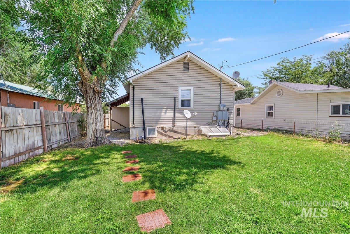 121 7th Ave S, Buhl, Idaho 83316, 4 Bedrooms, 2 Bathrooms, Residential For Sale, Price $270,000,MLS 98973600