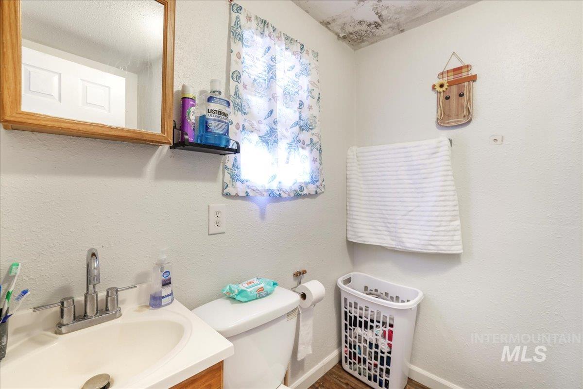 121 7th Ave S, Buhl, Idaho 83316, 4 Bedrooms, 2 Bathrooms, Residential For Sale, Price $270,000,MLS 98973600