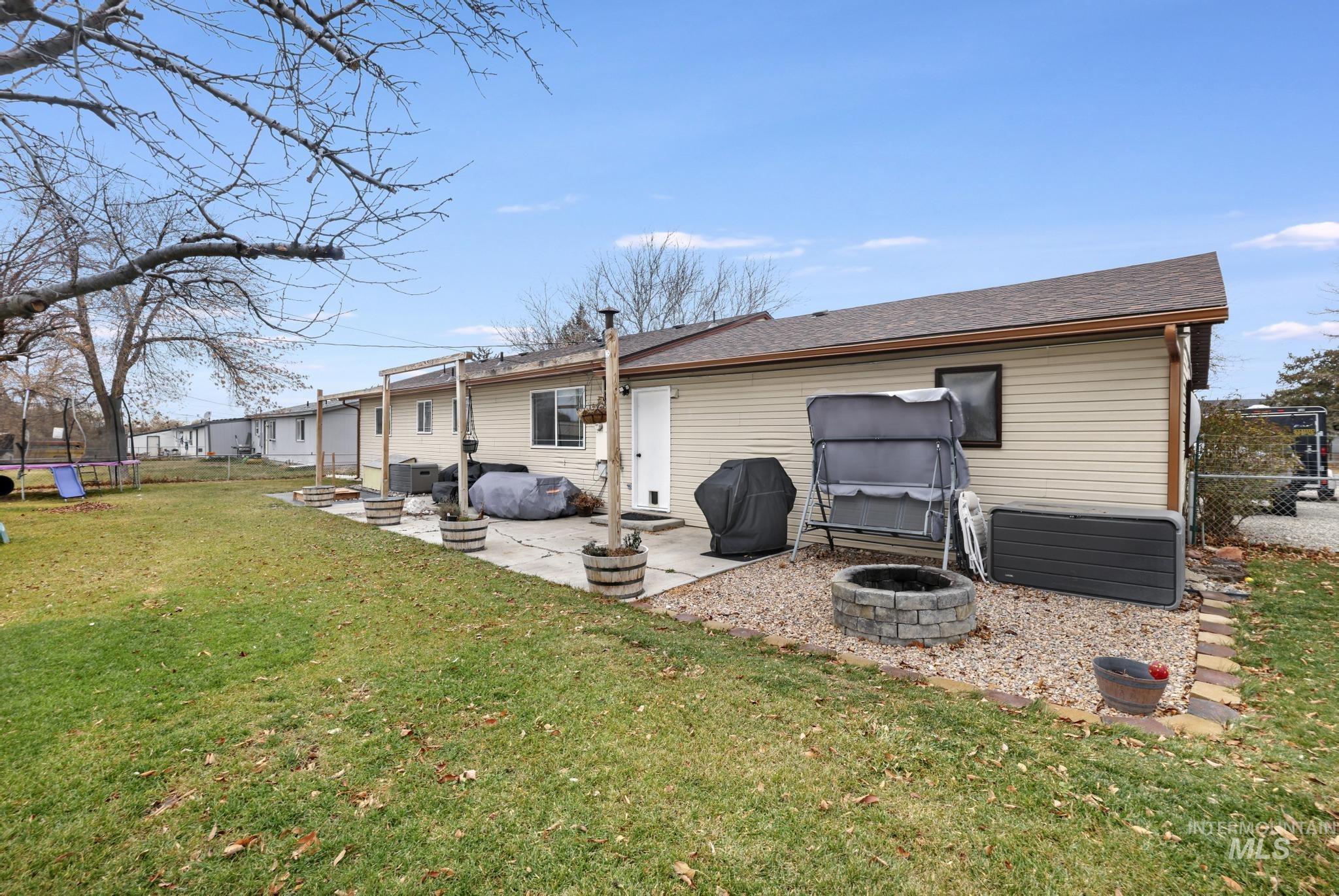 3083 Dickson Ave, Twin Falls, Idaho 83301, 3 Bedrooms, 1 Bathroom, Residential For Sale, Price $325,000,MLS 98973602