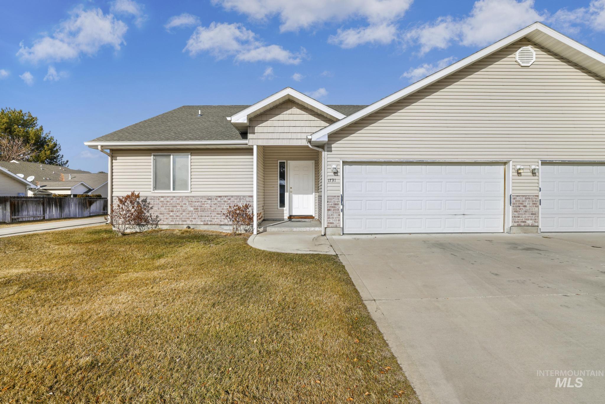 1731 & 1733 Dora Dr N, Twin Falls, Idaho 83301, 3 Bedrooms, 2 Bathrooms, Residential Income For Sale, Price $589,000,MLS 98973603