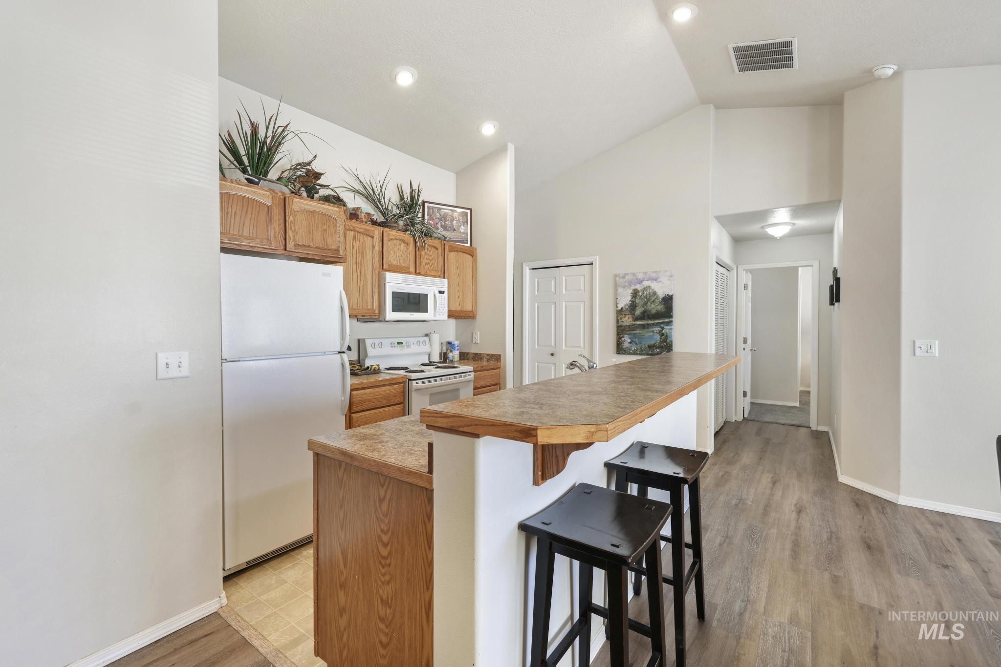 1731 & 1733 Dora Dr N, Twin Falls, Idaho 83301, 3 Bedrooms, 2 Bathrooms, Residential Income For Sale, Price $589,000,MLS 98973603