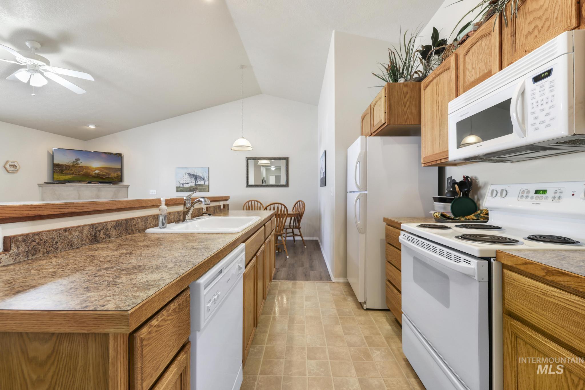 1731 & 1733 Dora Dr N, Twin Falls, Idaho 83301, 3 Bedrooms, 2 Bathrooms, Residential Income For Sale, Price $589,000,MLS 98973603