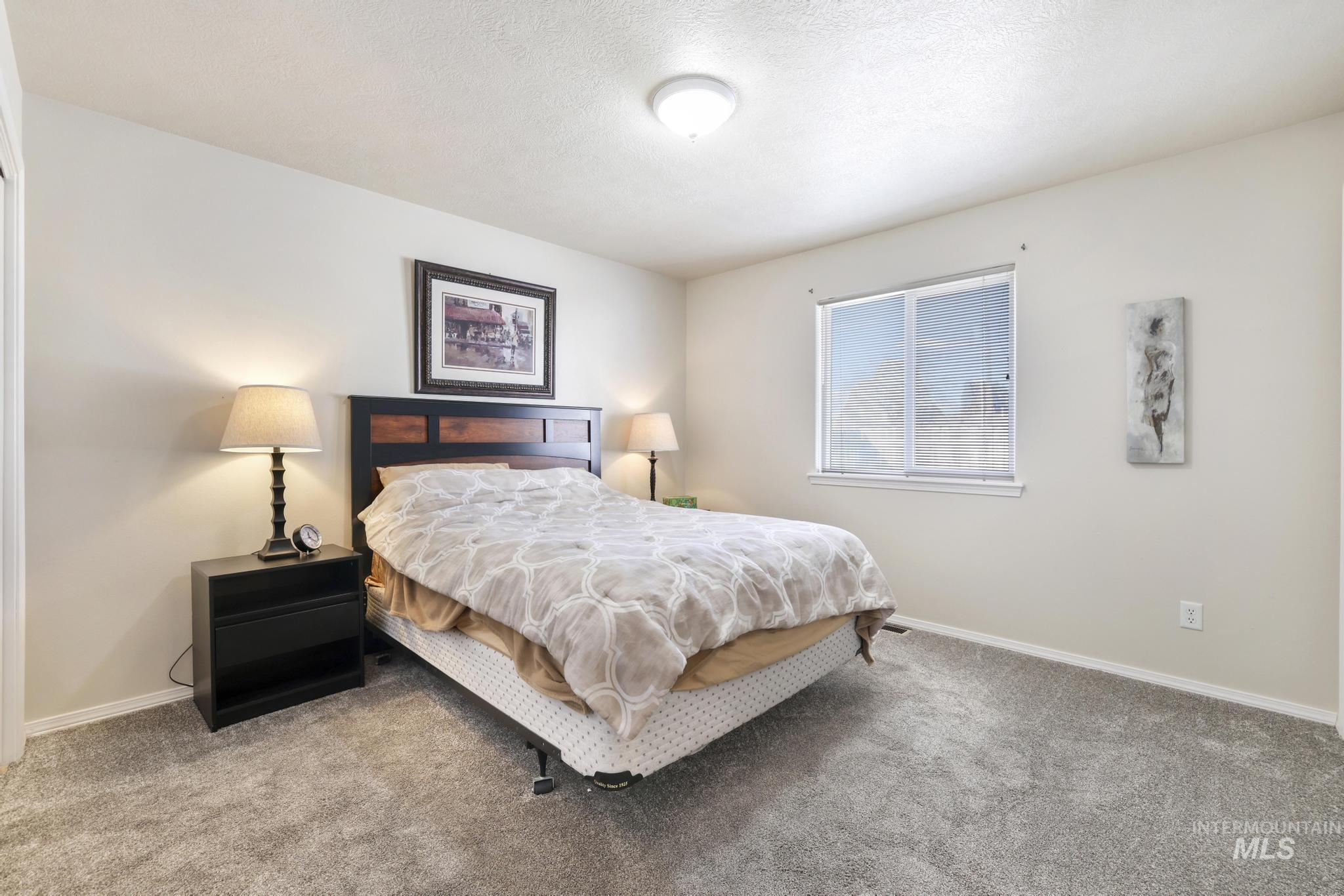 1731 & 1733 Dora Dr N, Twin Falls, Idaho 83301, 3 Bedrooms, 2 Bathrooms, Residential Income For Sale, Price $589,000,MLS 98973603