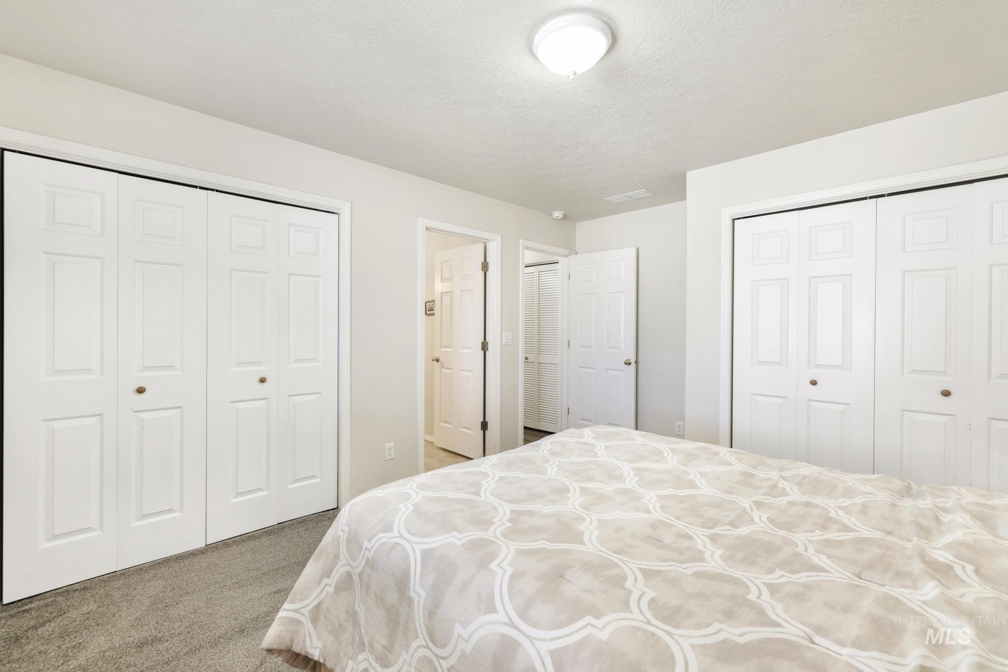 1731 & 1733 Dora Dr N, Twin Falls, Idaho 83301, 3 Bedrooms, 2 Bathrooms, Residential Income For Sale, Price $589,000,MLS 98973603