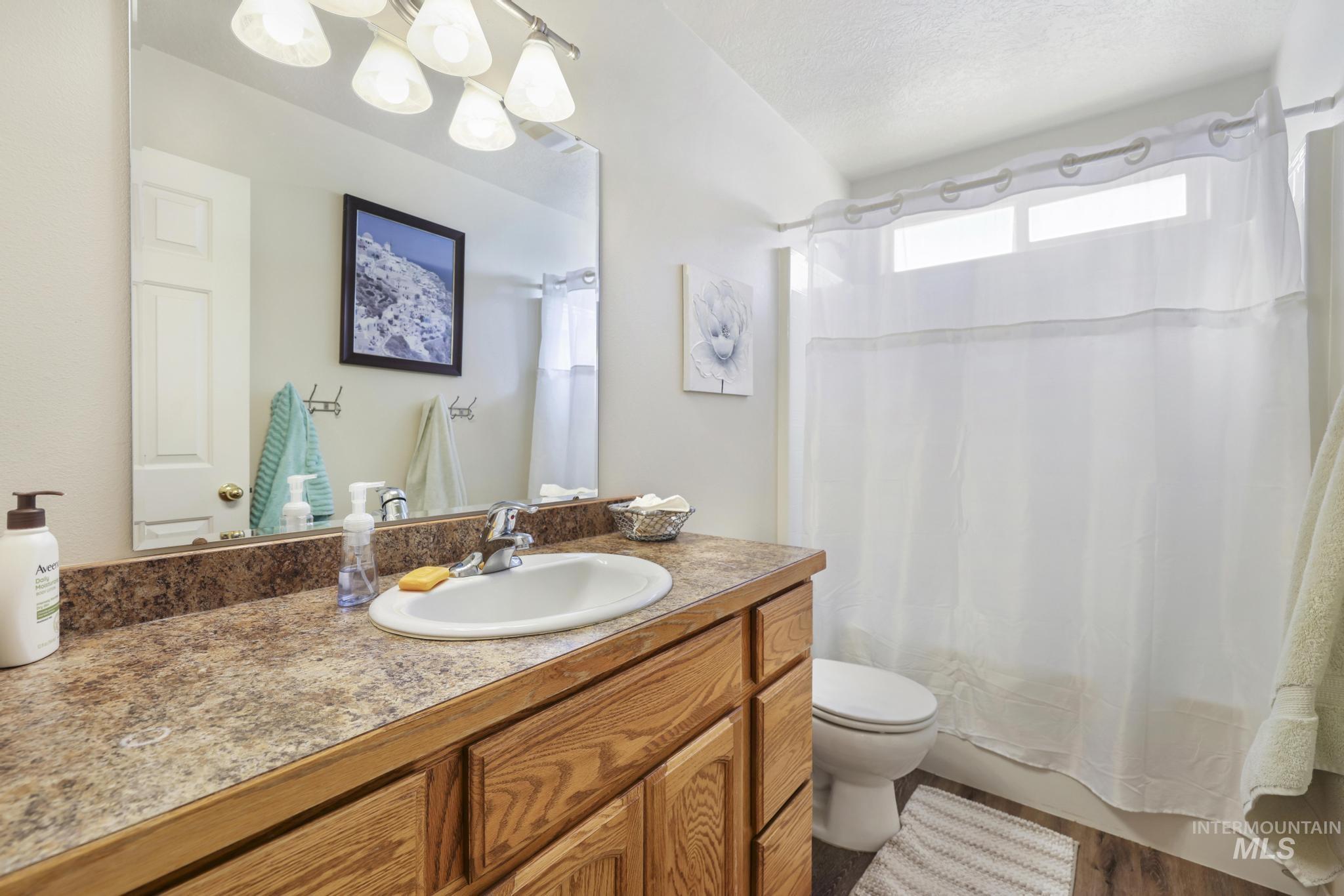 1731 & 1733 Dora Dr N, Twin Falls, Idaho 83301, 3 Bedrooms, 2 Bathrooms, Residential Income For Sale, Price $589,000,MLS 98973603