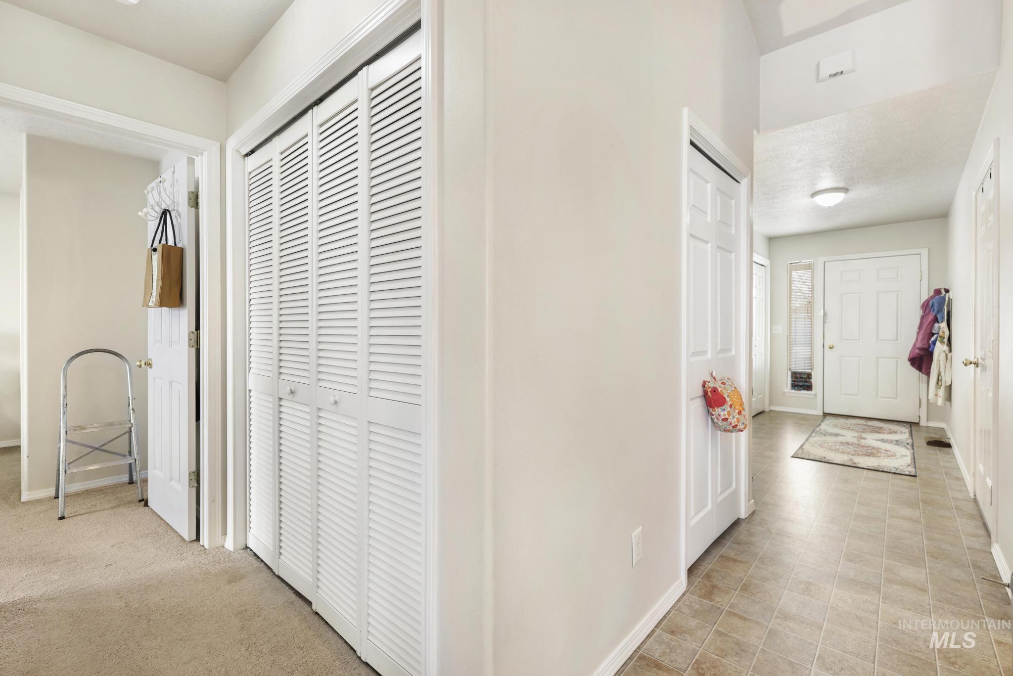 1731 & 1733 Dora Dr N, Twin Falls, Idaho 83301, 3 Bedrooms, 2 Bathrooms, Residential Income For Sale, Price $589,000,MLS 98973603