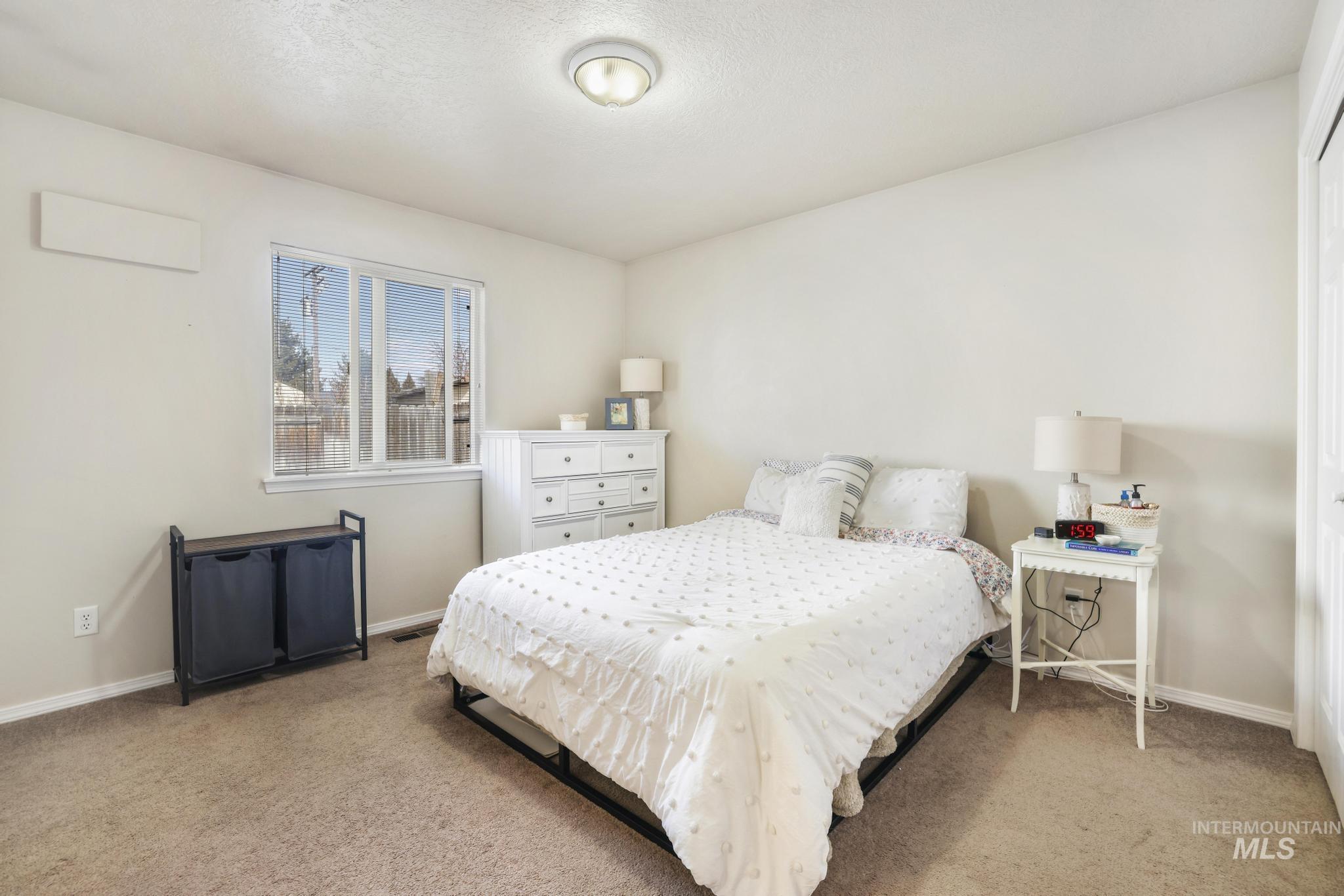 1731 & 1733 Dora Dr N, Twin Falls, Idaho 83301, 3 Bedrooms, 2 Bathrooms, Residential Income For Sale, Price $589,000,MLS 98973603