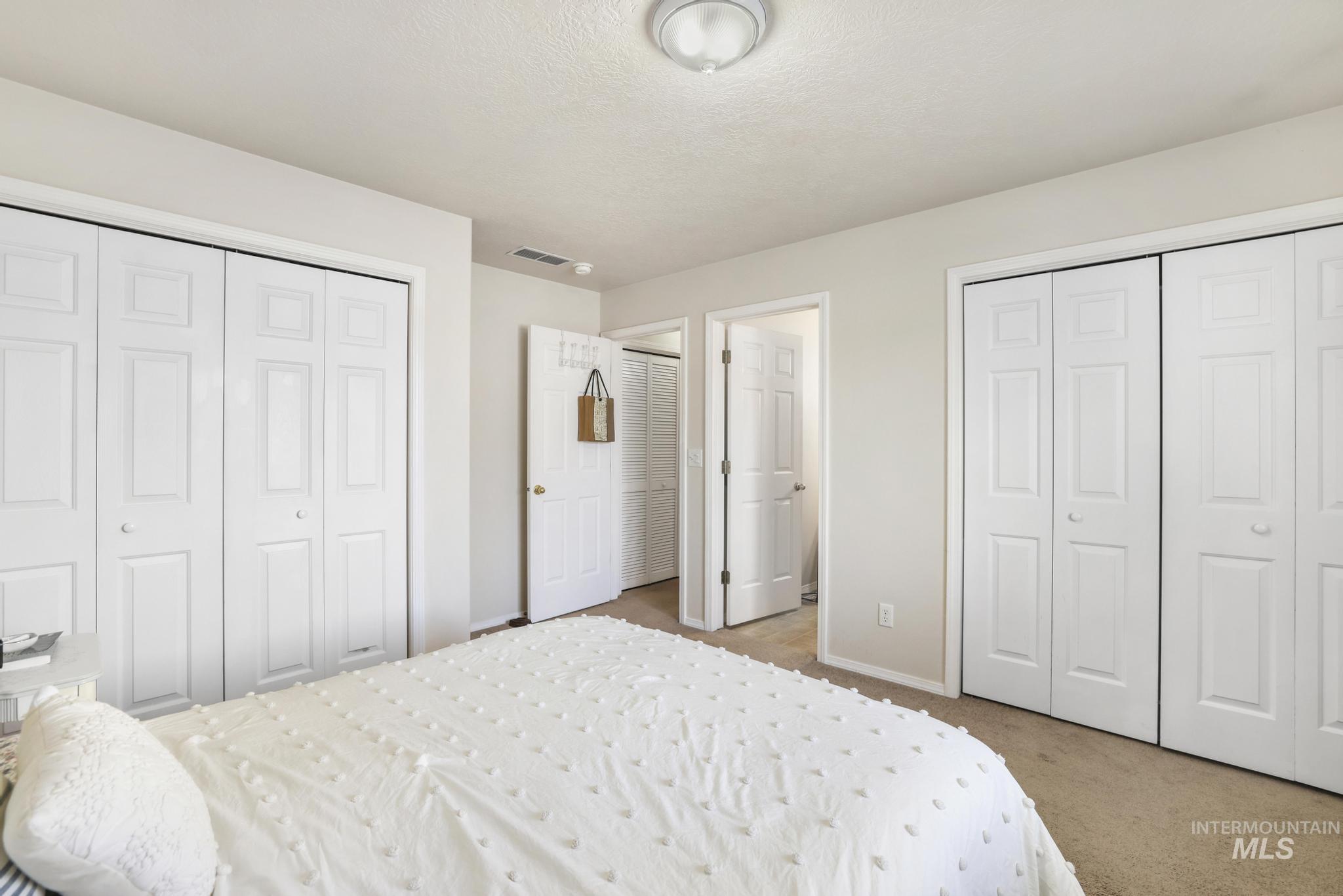 1731 & 1733 Dora Dr N, Twin Falls, Idaho 83301, 3 Bedrooms, 2 Bathrooms, Residential Income For Sale, Price $589,000,MLS 98973603