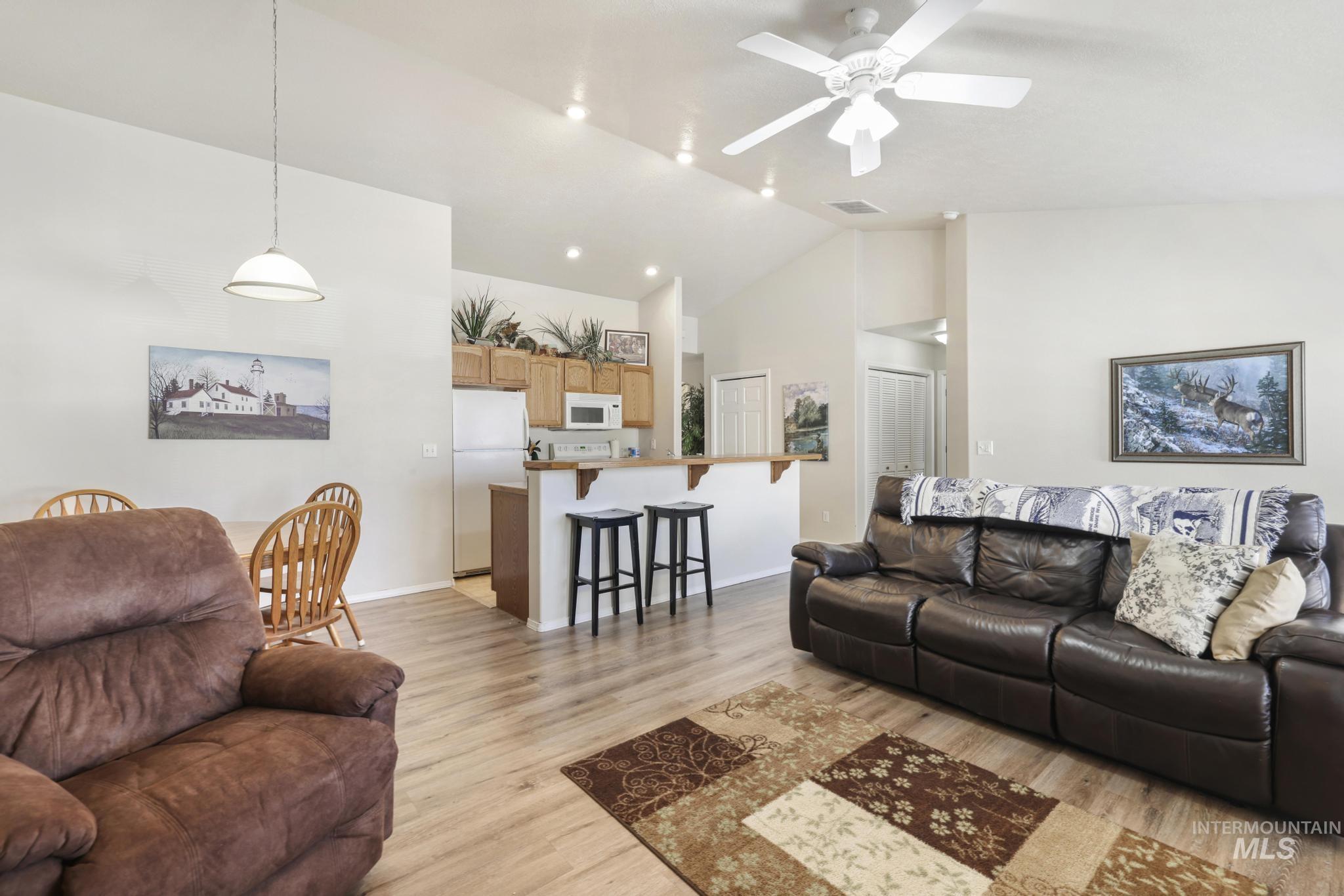 1731 & 1733 Dora Dr N, Twin Falls, Idaho 83301, 3 Bedrooms, 2 Bathrooms, Residential Income For Sale, Price $589,000,MLS 98973603