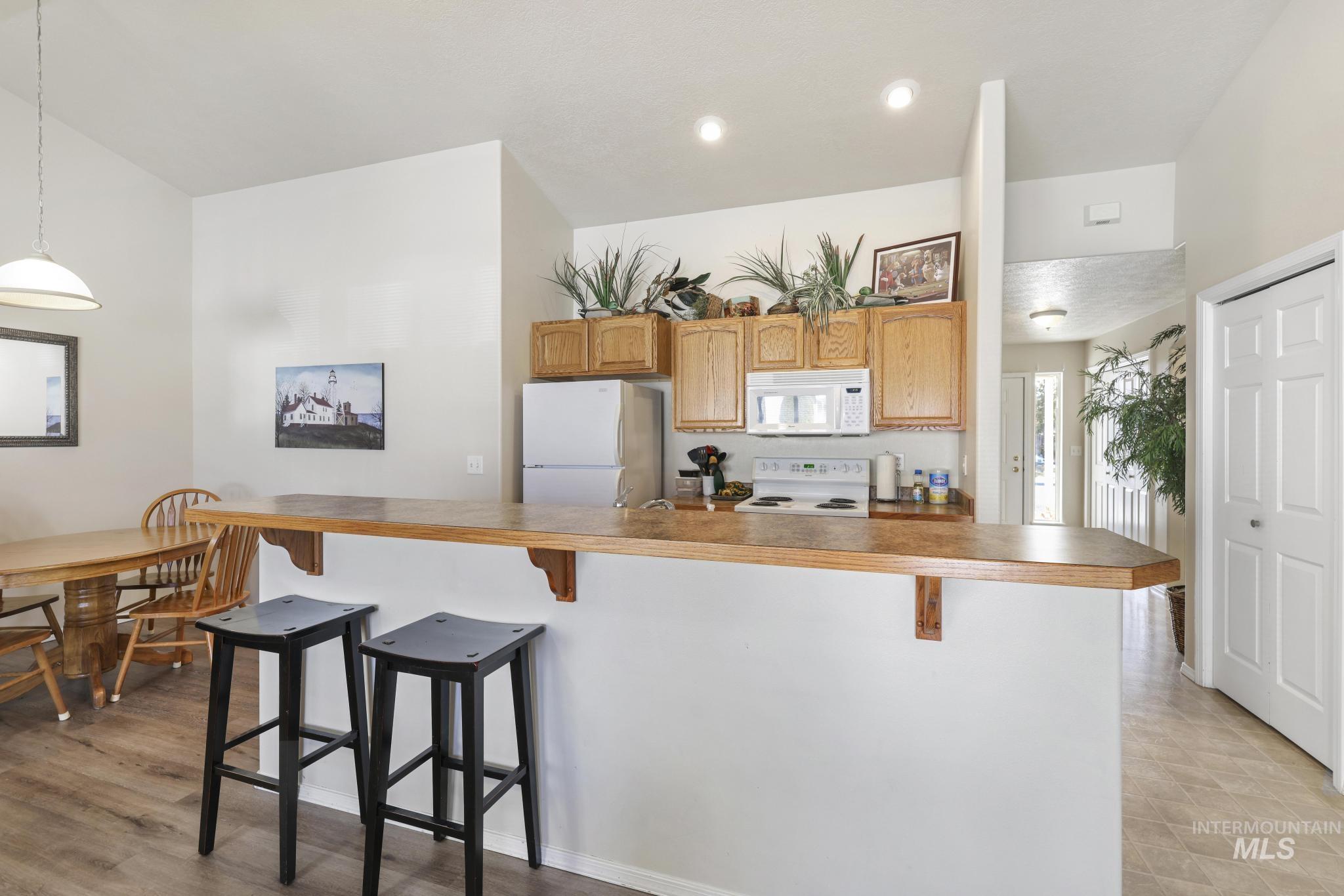 1731 & 1733 Dora Dr N, Twin Falls, Idaho 83301, 3 Bedrooms, 2 Bathrooms, Residential Income For Sale, Price $589,000,MLS 98973603