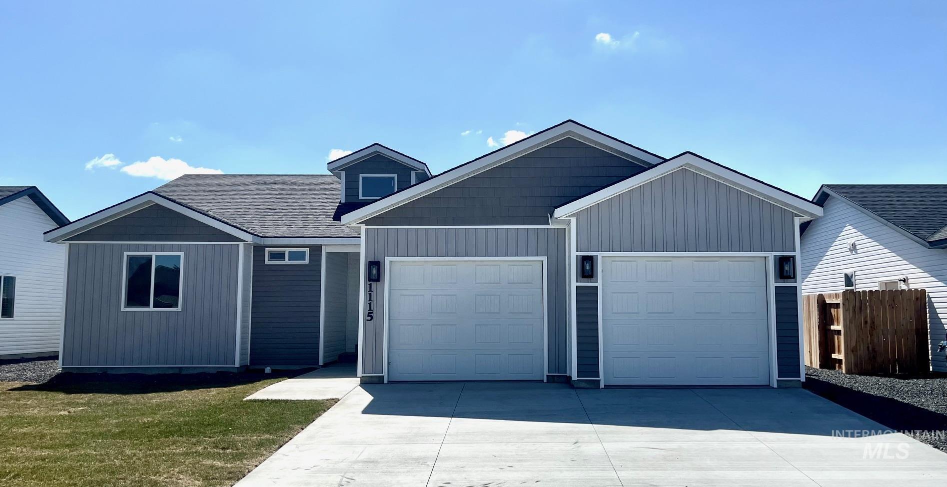 1115 Meadow Lake Loop, Buhl, Idaho 83316, 3 Bedrooms, 2 Bathrooms, Residential For Sale, Price $361,900,MLS 98973605