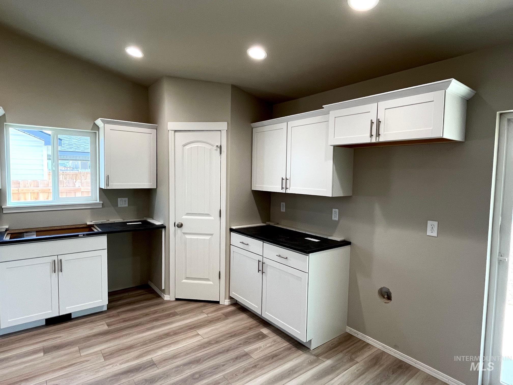 1115 Meadow Lake Loop, Buhl, Idaho 83316, 3 Bedrooms, 2 Bathrooms, Residential For Sale, Price $351,500, 98973605