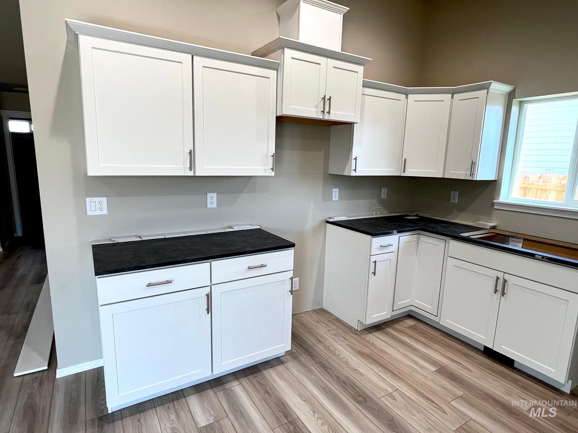 1115 Meadow Lake Loop, Buhl, Idaho 83316, 3 Bedrooms, 2 Bathrooms, Residential For Sale, Price $351,500, 98973605