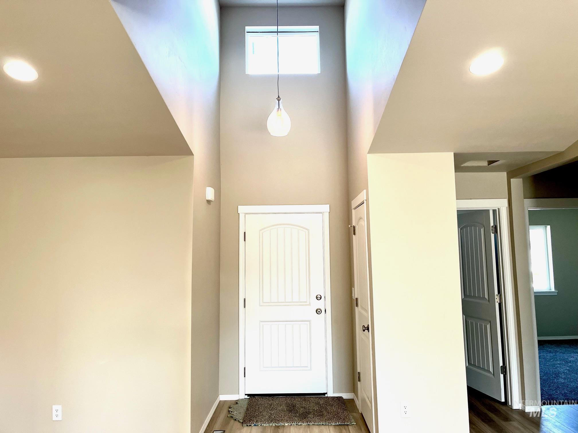 1115 Meadow Lake Loop, Buhl, Idaho 83316, 3 Bedrooms, 2 Bathrooms, Residential For Sale, Price $351,500, 98973605