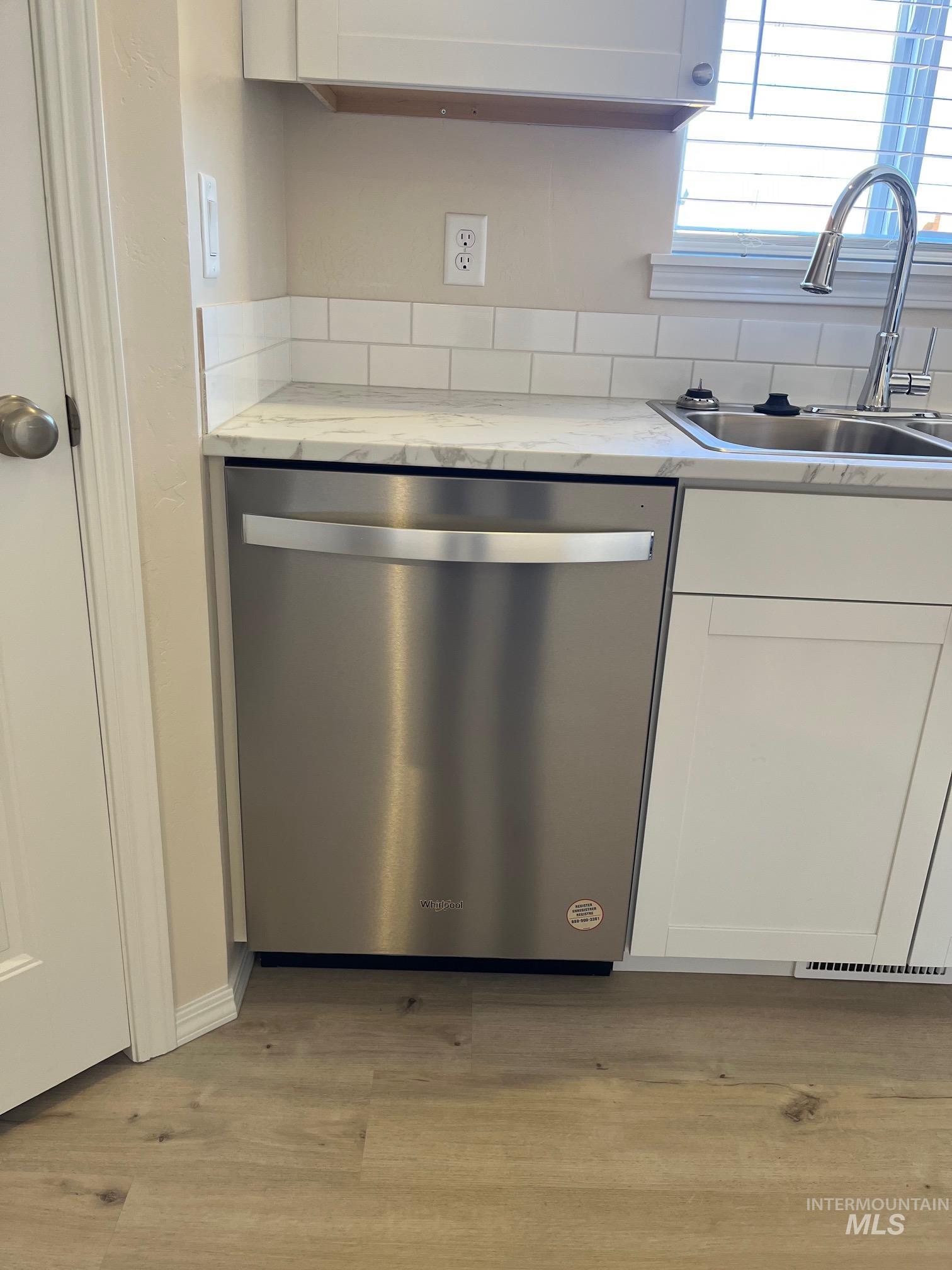 1115 Meadow Lake Loop, Buhl, Idaho 83316, 3 Bedrooms, 2 Bathrooms, Residential For Sale, Price $361,900,MLS 98973605