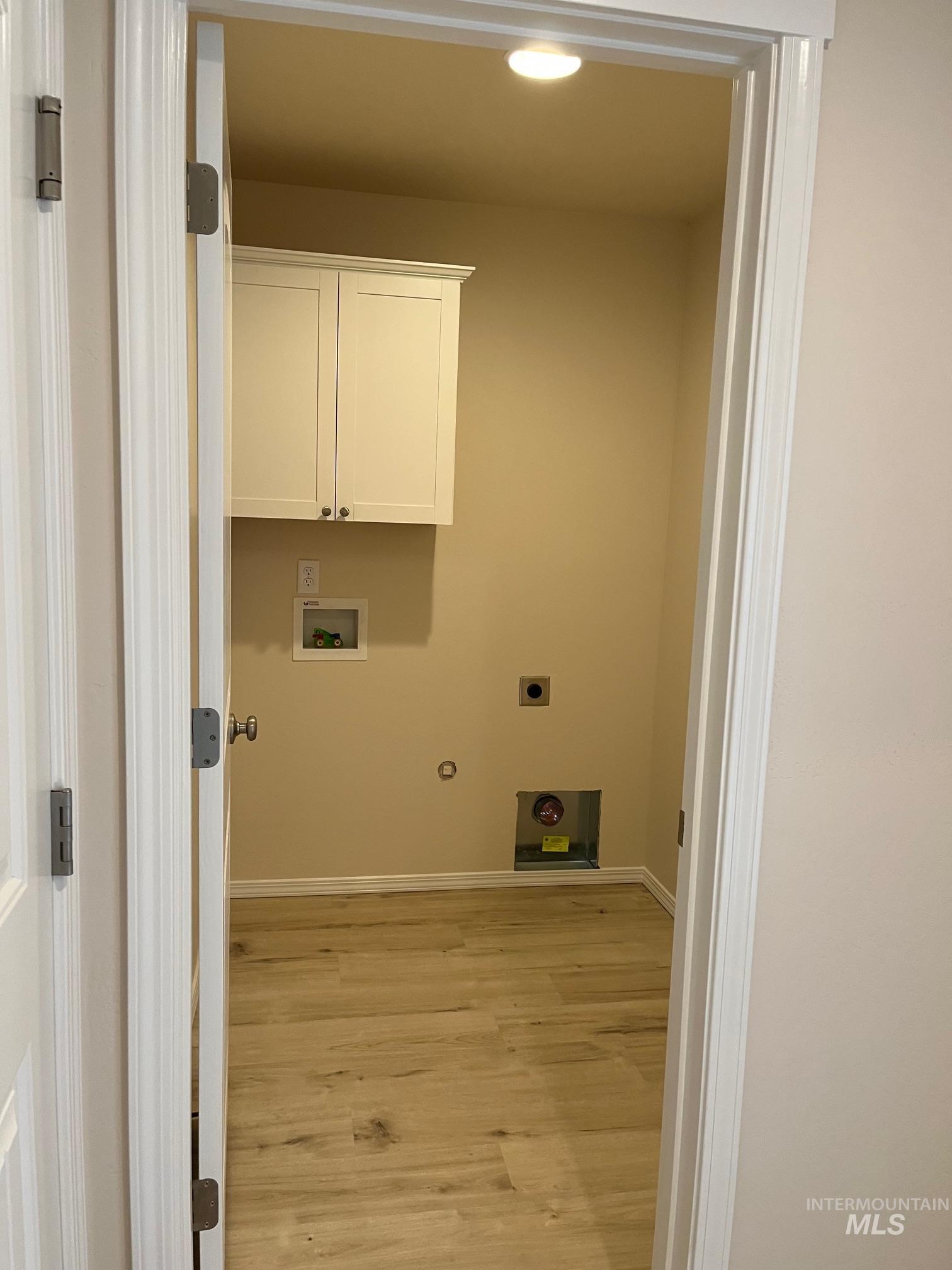 1115 Meadow Lake Loop, Buhl, Idaho 83316, 3 Bedrooms, 2 Bathrooms, Residential For Sale, Price $361,900,MLS 98973605