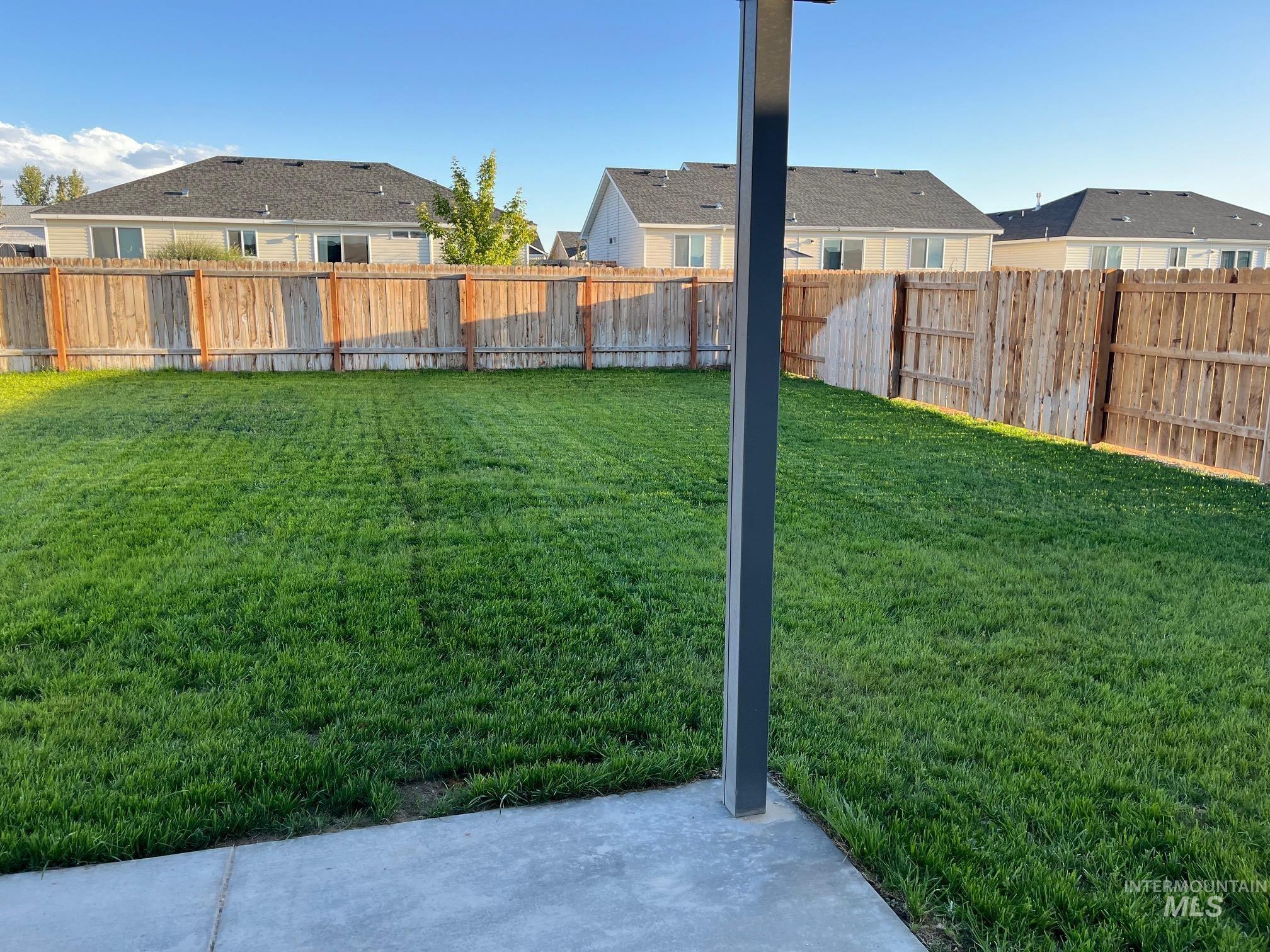 1115 Meadow Lake Loop, Buhl, Idaho 83316, 3 Bedrooms, 2 Bathrooms, Residential For Sale, Price $361,900,MLS 98973605