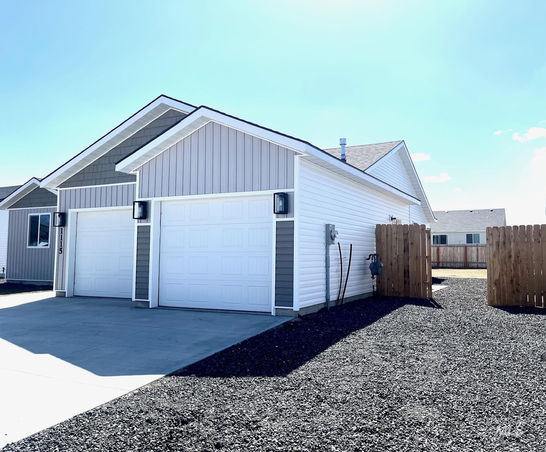 1115 Meadow Lake Loop, Buhl, Idaho 83316, 3 Bedrooms, 2 Bathrooms, Residential For Sale, Price $351,500, 98973605