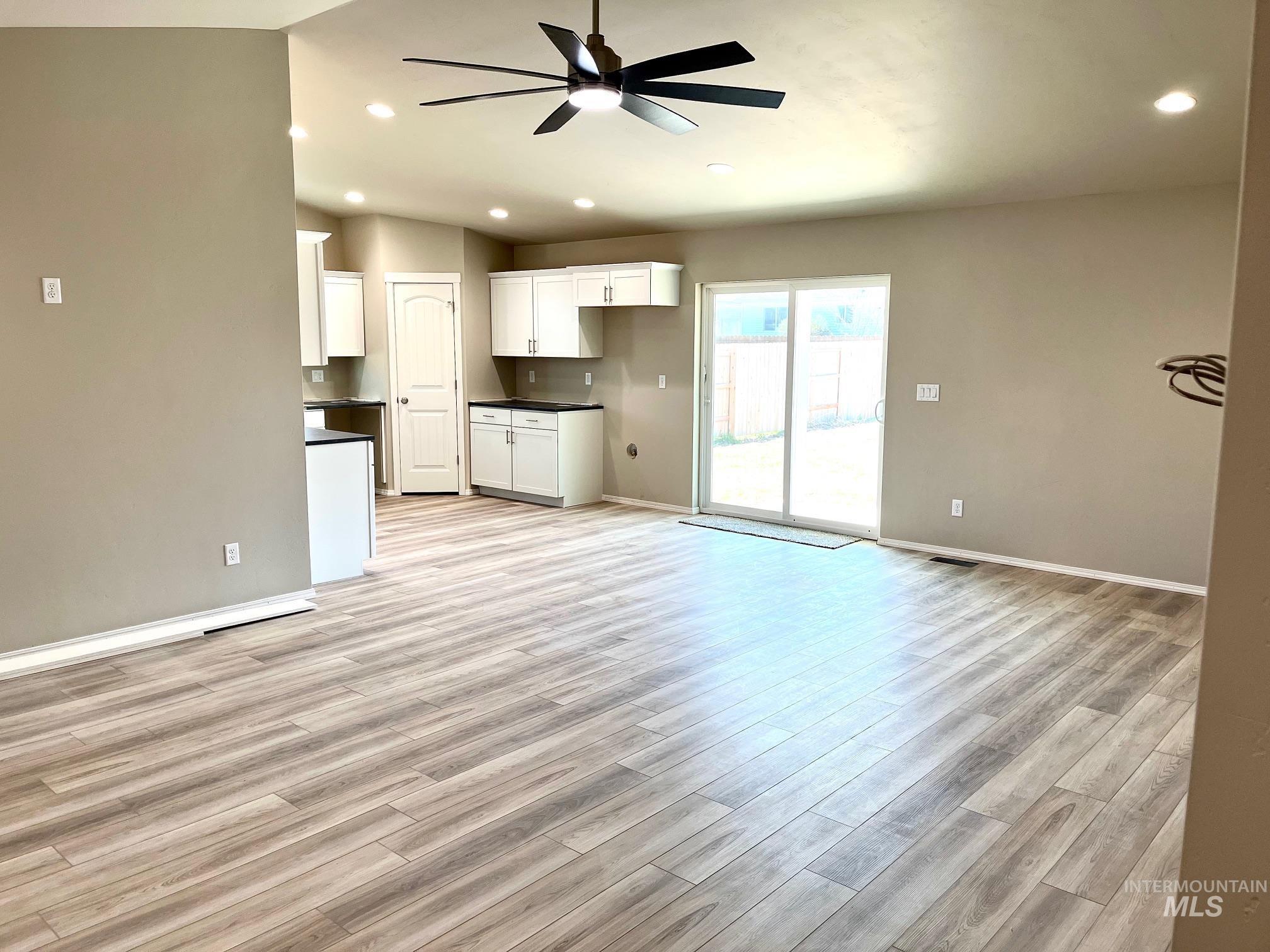 1115 Meadow Lake Loop, Buhl, Idaho 83316, 3 Bedrooms, 2 Bathrooms, Residential For Sale, Price $351,500, 98973605