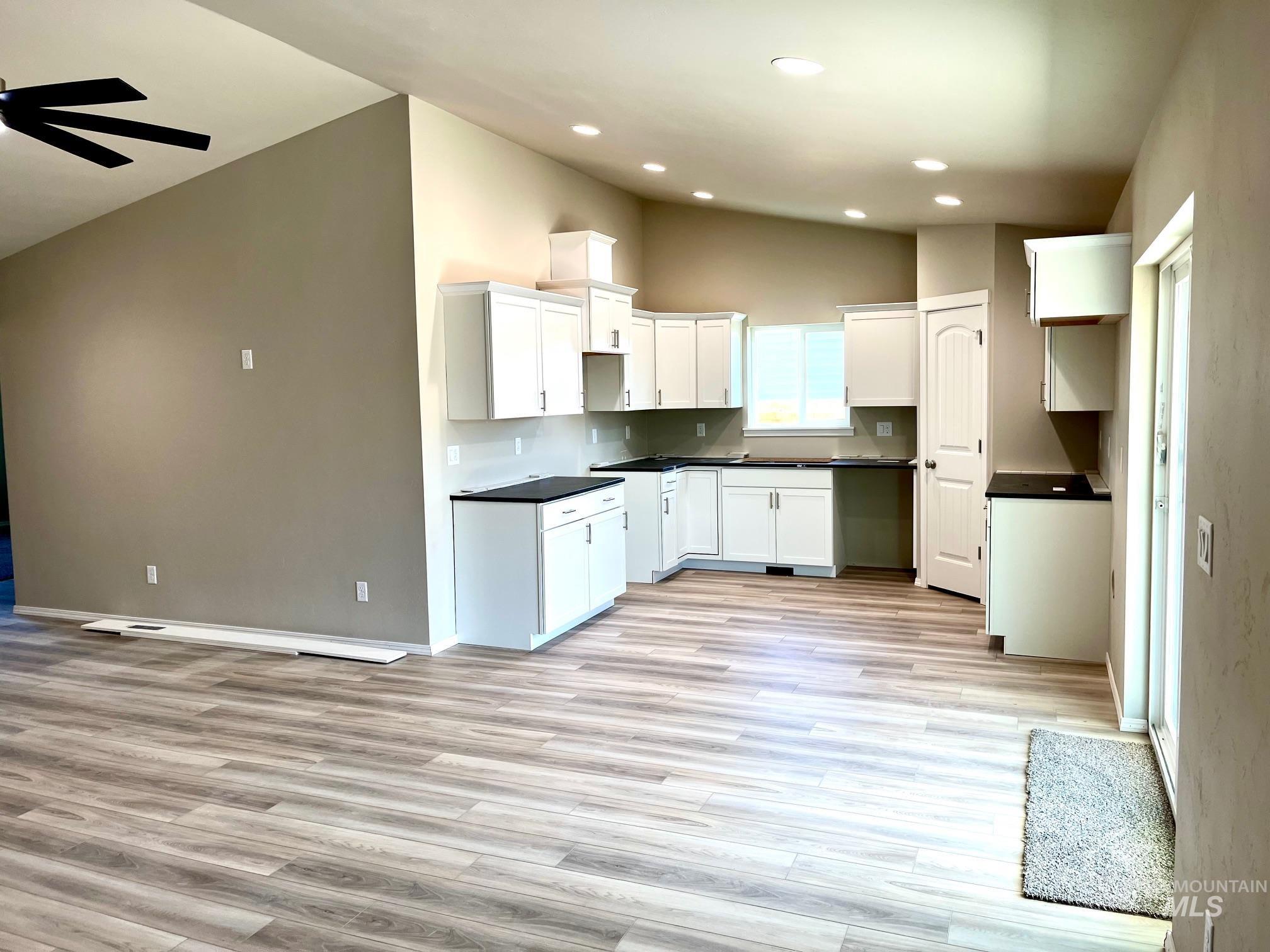 1115 Meadow Lake Loop, Buhl, Idaho 83316, 3 Bedrooms, 2 Bathrooms, Residential For Sale, Price $351,500, 98973605