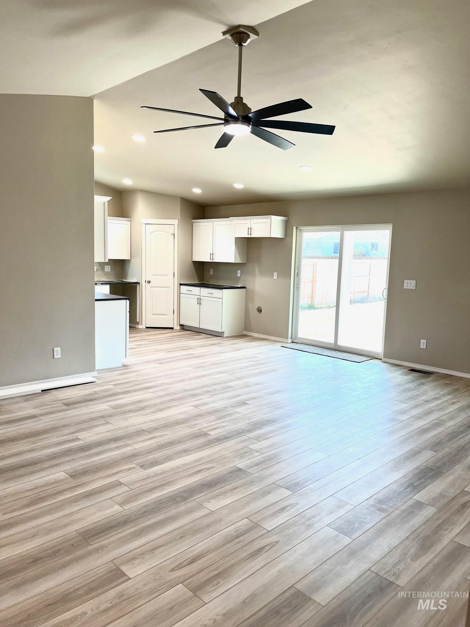 1115 Meadow Lake Loop, Buhl, Idaho 83316, 3 Bedrooms, 2 Bathrooms, Residential For Sale, Price $351,500, 98973605