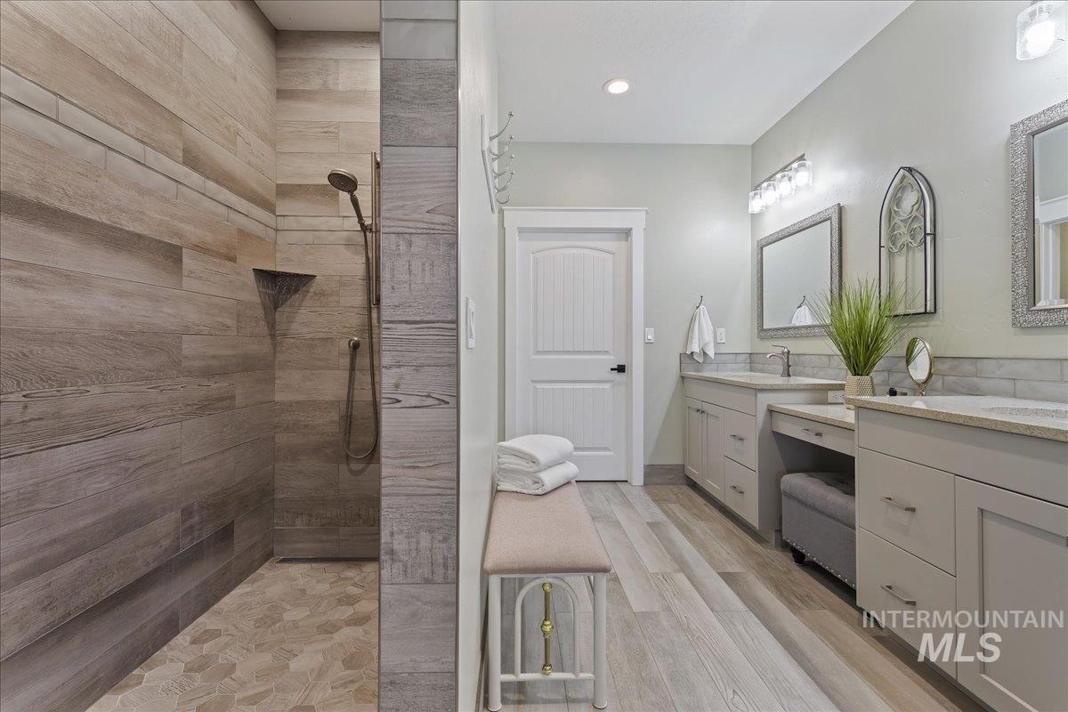 15082 Pronghorn Dr, Caldwell, Idaho 83607, 3 Bedrooms, 2.5 Bathrooms, Residential For Sale, Price $995,000,MLS 98973606