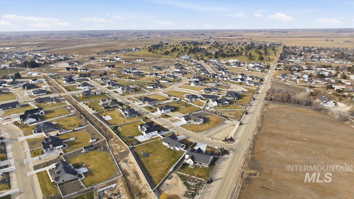 15082 Pronghorn Dr, Caldwell, Idaho 83607, 3 Bedrooms, 2.5 Bathrooms, Residential For Sale, Price $995,000,MLS 98973606