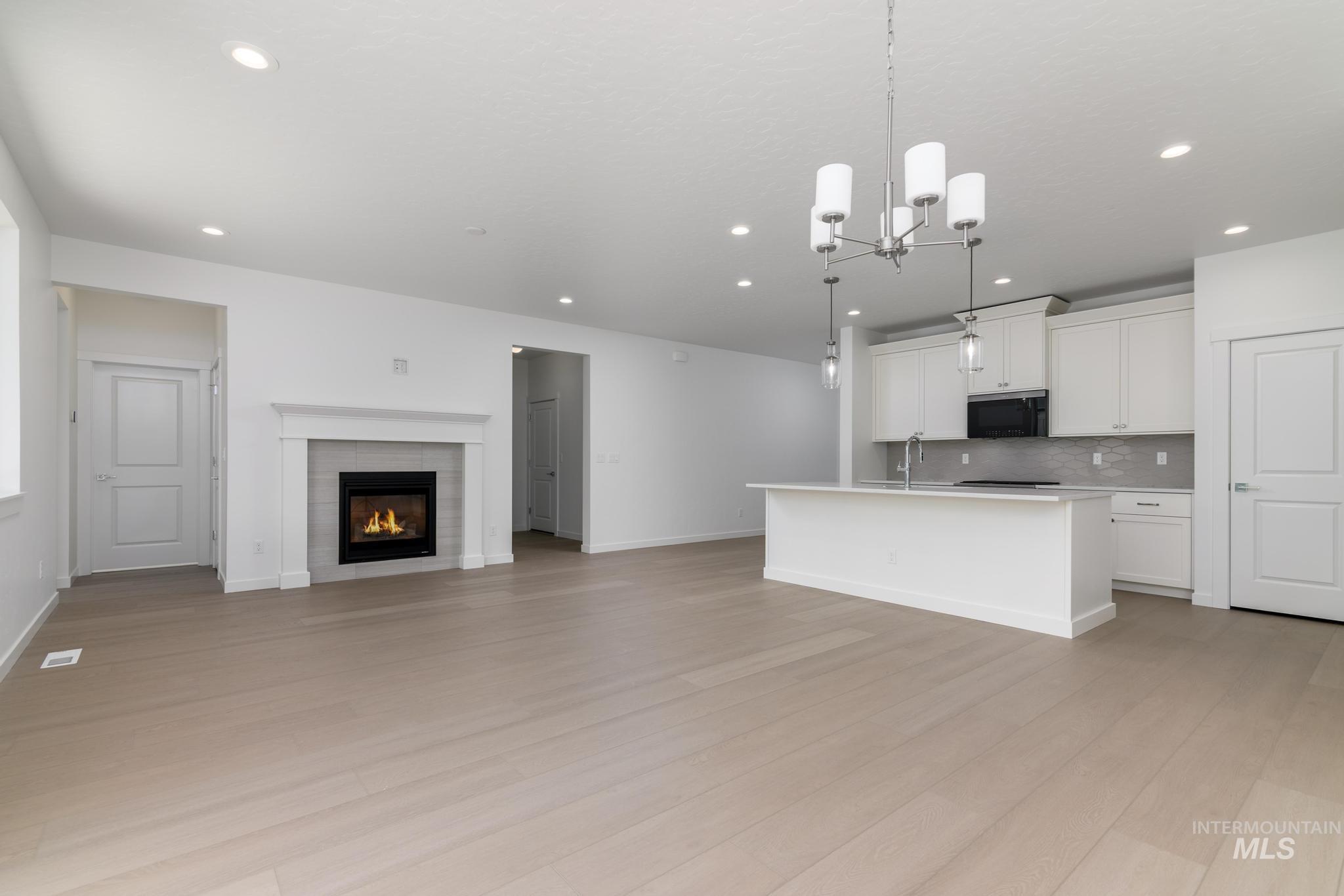 2040 W Blue Lightning St, Middleton, Idaho 83644, 3 Bedrooms, 2 Bathrooms, Residential For Sale, Price $465,000,MLS 98973610