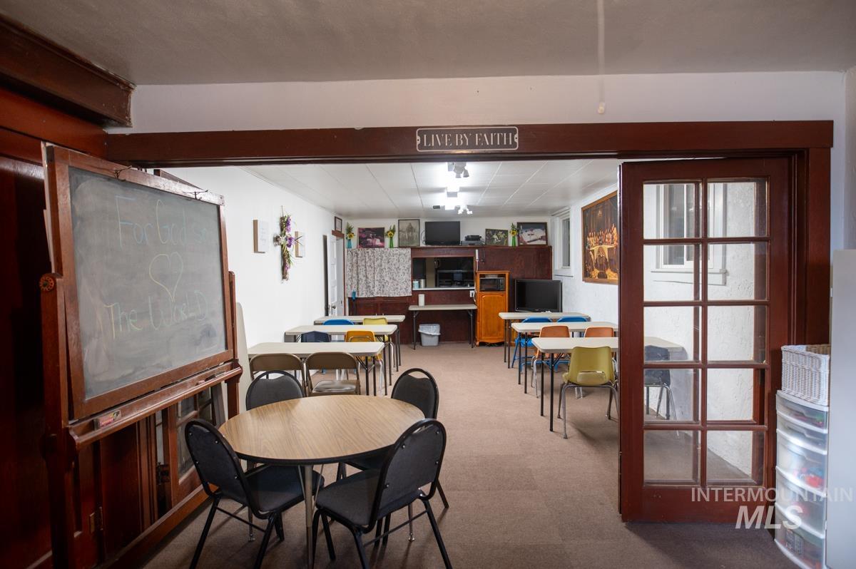 736 E Main St., Weiser, Idaho 83672, 3 Bedrooms, 3 Bathrooms, Residential For Sale, Price $750,000,MLS 98973611