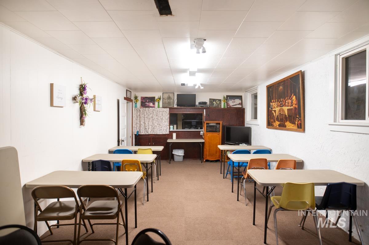 736 E Main St., Weiser, Idaho 83672, 3 Bedrooms, 3 Bathrooms, Residential For Sale, Price $750,000,MLS 98973611