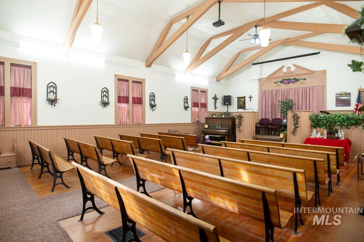 736 E Main St., Weiser, Idaho 83672, 3 Bedrooms, 3 Bathrooms, Residential For Sale, Price $750,000,MLS 98973611