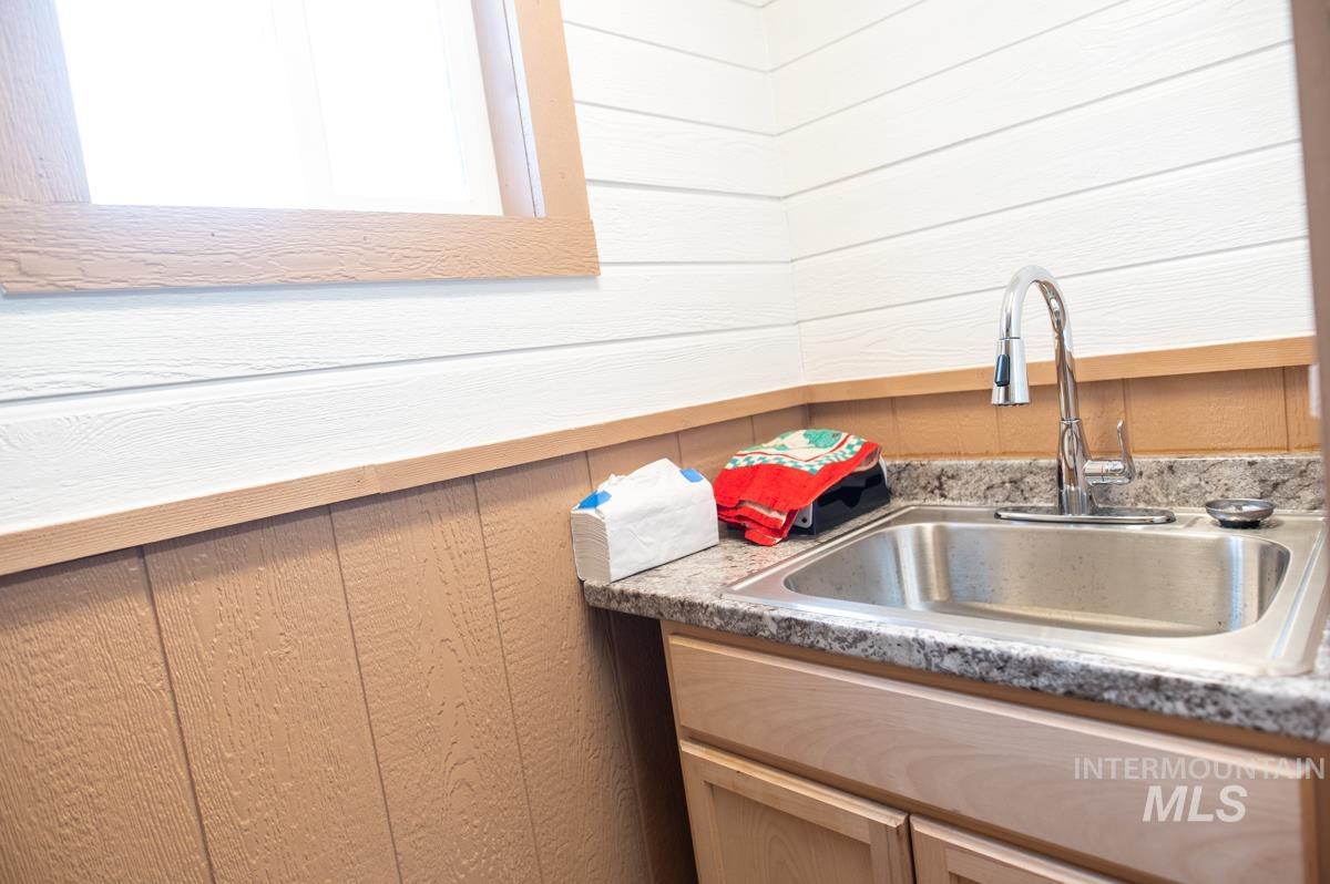 736 E Main St., Weiser, Idaho 83672, 3 Bedrooms, 3 Bathrooms, Residential For Sale, Price $750,000,MLS 98973611