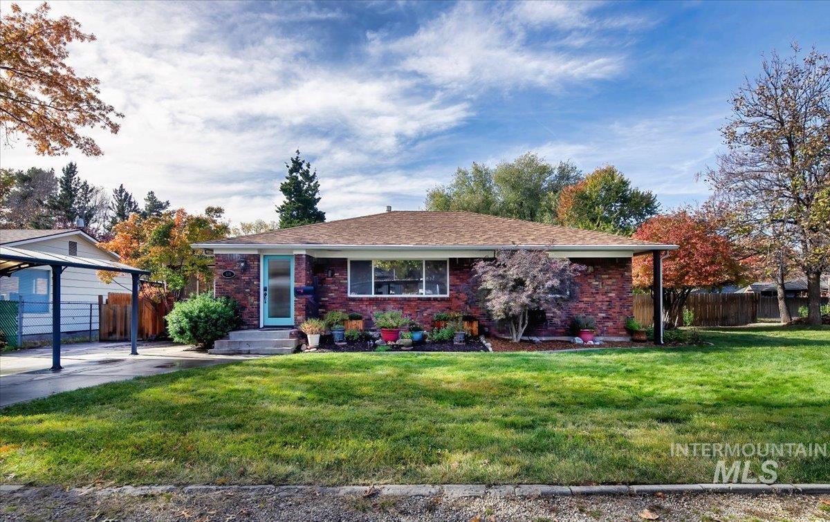 419 N Avenue E, Boise, Idaho 83712, 4 Bedrooms, 2 Bathrooms, Residential For Sale, Price $827,000,MLS 98973613