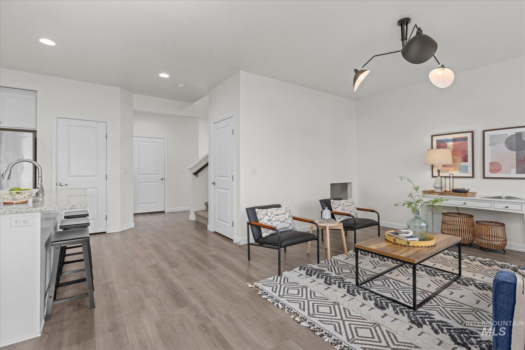 1885 N Justin Ave, Meridian, Idaho 83646-6516, 4 Bedrooms, 2.5 Bathrooms, Residential For Sale, Price $467,900,MLS 98973616