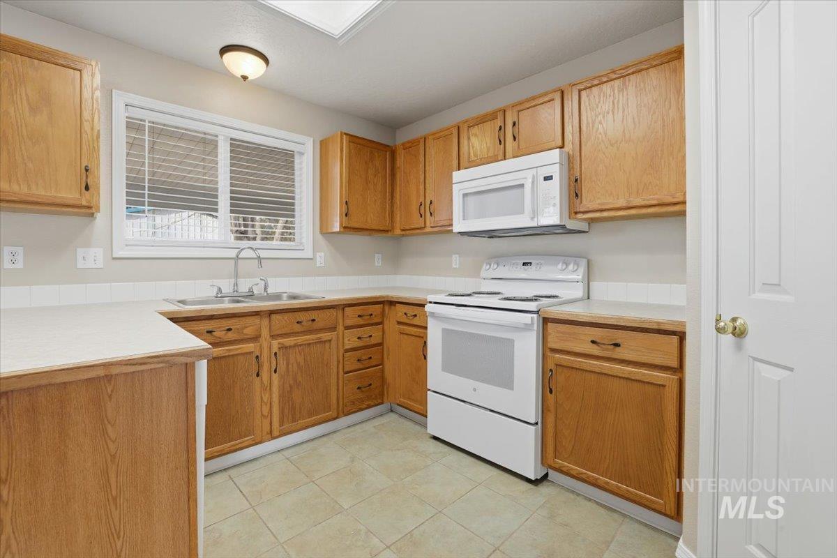 3273 N Chatterton Way, Boise, Idaho 83713, 3 Bedrooms, 2 Bathrooms, Residential For Sale, Price $409,999,MLS 98973617