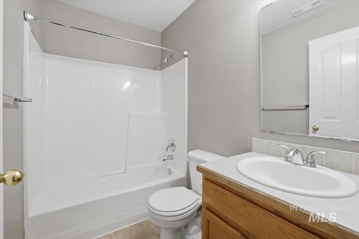 3273 N Chatterton Way, Boise, Idaho 83713, 3 Bedrooms, 2 Bathrooms, Residential For Sale, Price $409,999,MLS 98973617