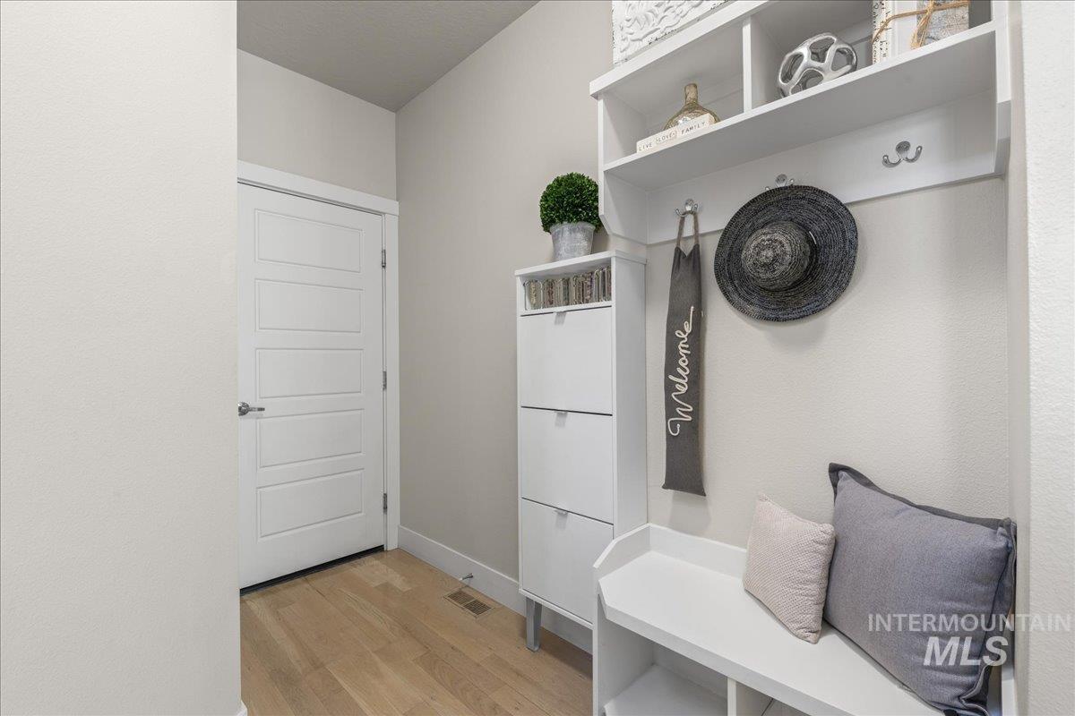 2856 S. Wise Way, Boise, Idaho 83716, 4 Bedrooms, 3 Bathrooms, Residential For Sale, Price $859,000,MLS 98973620