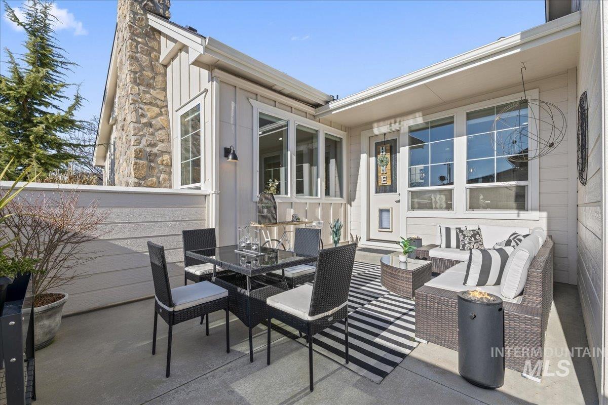 2856 S. Wise Way, Boise, Idaho 83716, 4 Bedrooms, 3 Bathrooms, Residential For Sale, Price $859,000,MLS 98973620