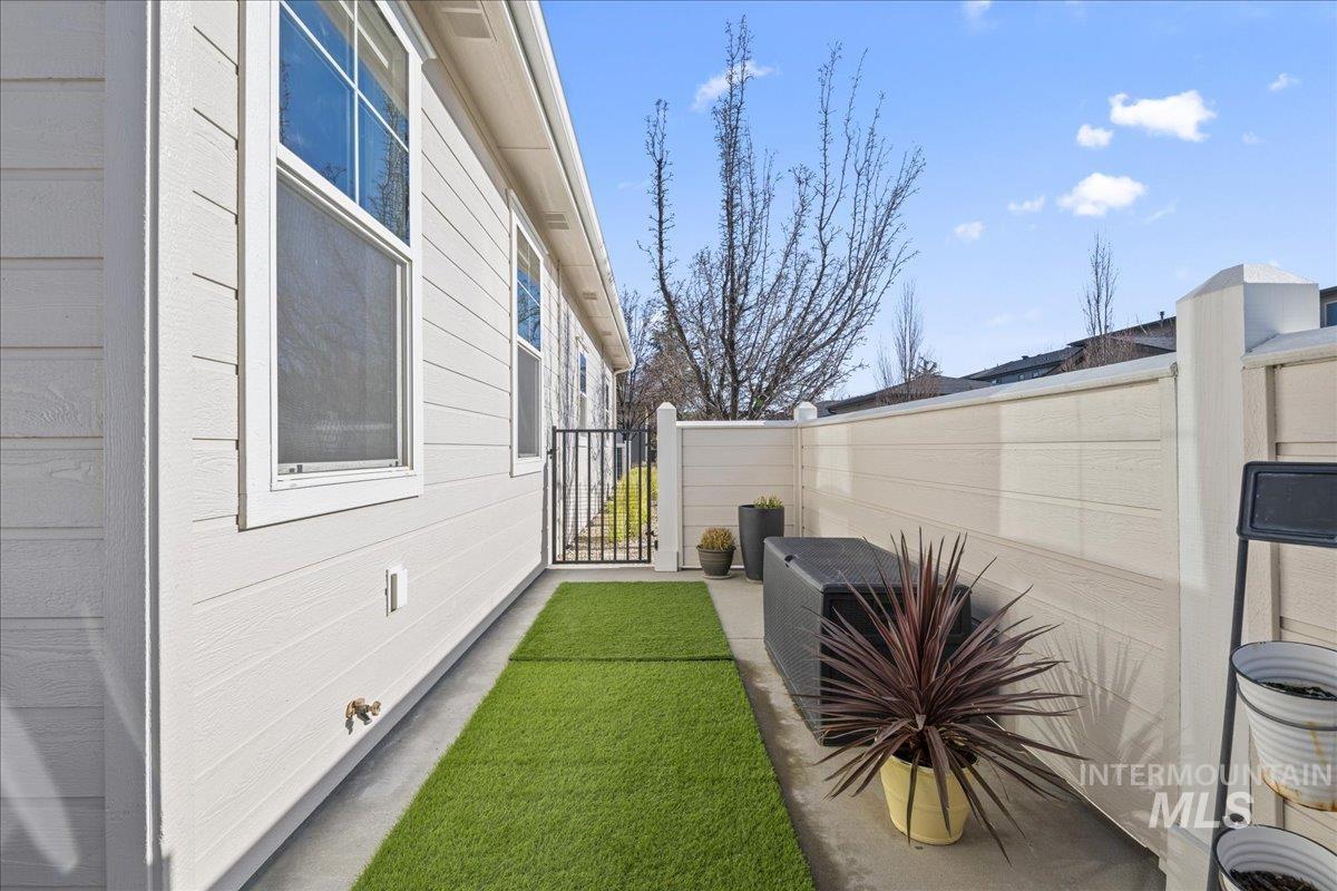 2856 S. Wise Way, Boise, Idaho 83716, 4 Bedrooms, 3 Bathrooms, Residential For Sale, Price $859,000,MLS 98973620