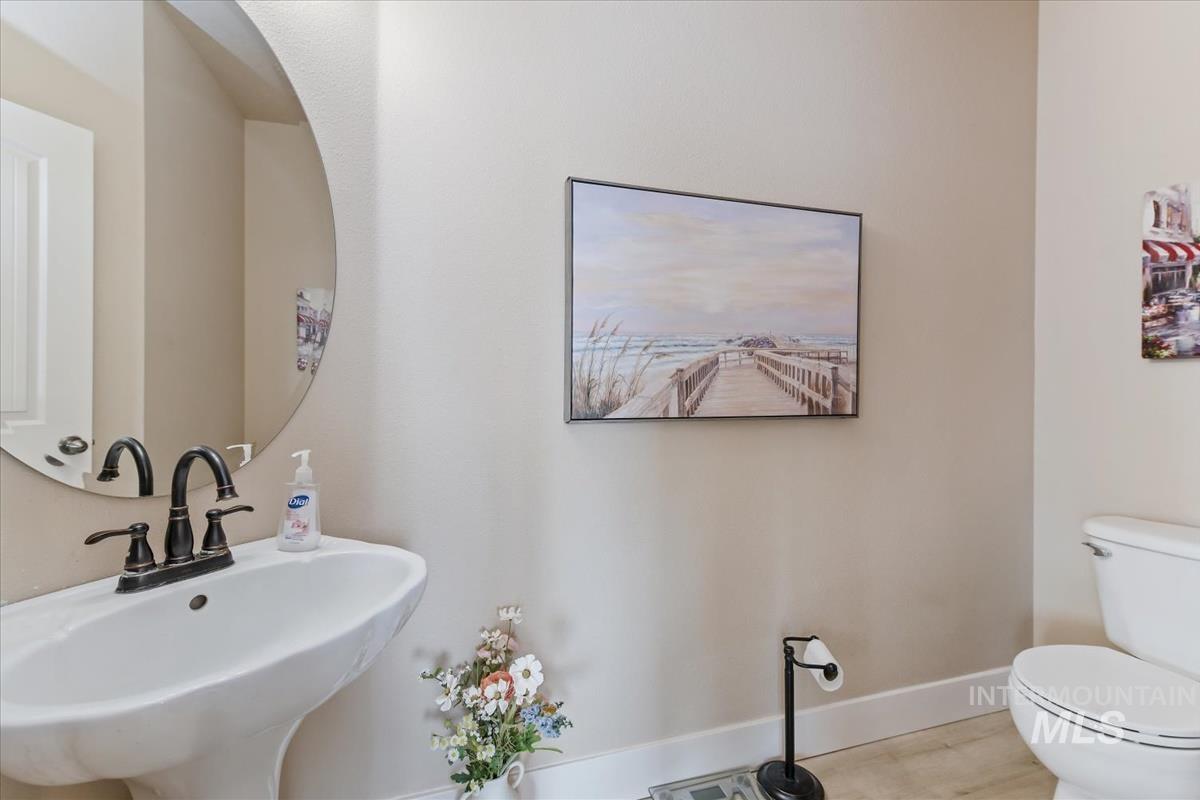 1915 W Aberdeen Ave, Nampa, Idaho 83686, 3 Bedrooms, 2.5 Bathrooms, Residential For Sale, Price $459,900,MLS 98973621