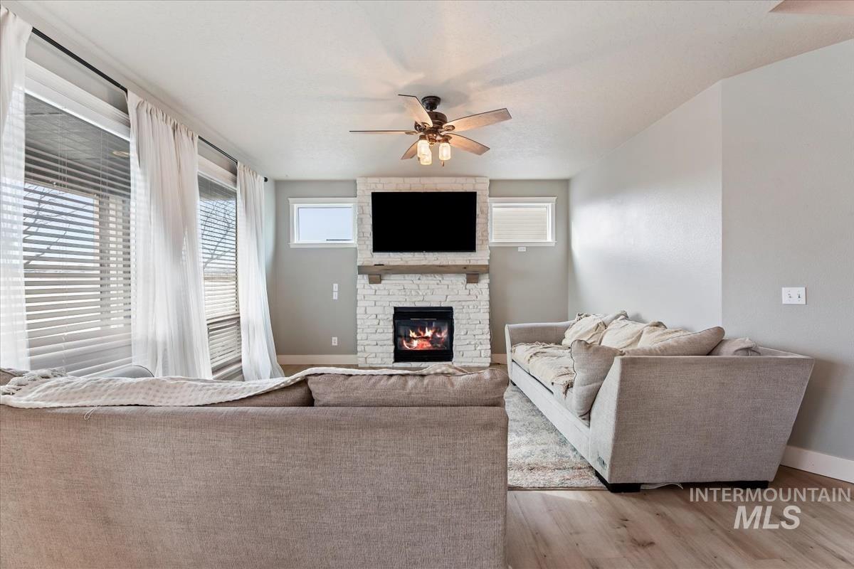 1915 W Aberdeen Ave, Nampa, Idaho 83686, 3 Bedrooms, 2.5 Bathrooms, Residential For Sale, Price $459,900,MLS 98973621