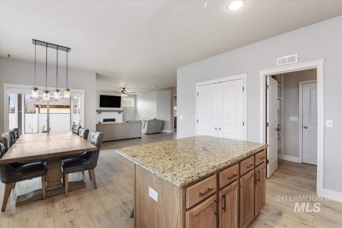 1915 W Aberdeen Ave, Nampa, Idaho 83686, 3 Bedrooms, 2.5 Bathrooms, Residential For Sale, Price $459,900,MLS 98973621