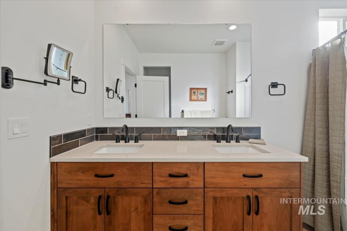 17786 N Peltzer, Nampa, Idaho 83687, 3 Bedrooms, 2 Bathrooms, Residential For Sale, Price $476,500, 98973623