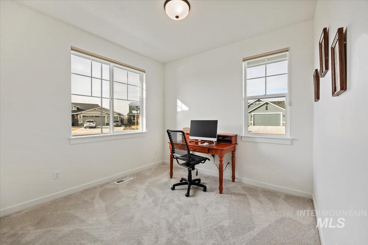 17786 N Peltzer, Nampa, Idaho 83687, 3 Bedrooms, 2 Bathrooms, Residential For Sale, Price $476,500, 98973623