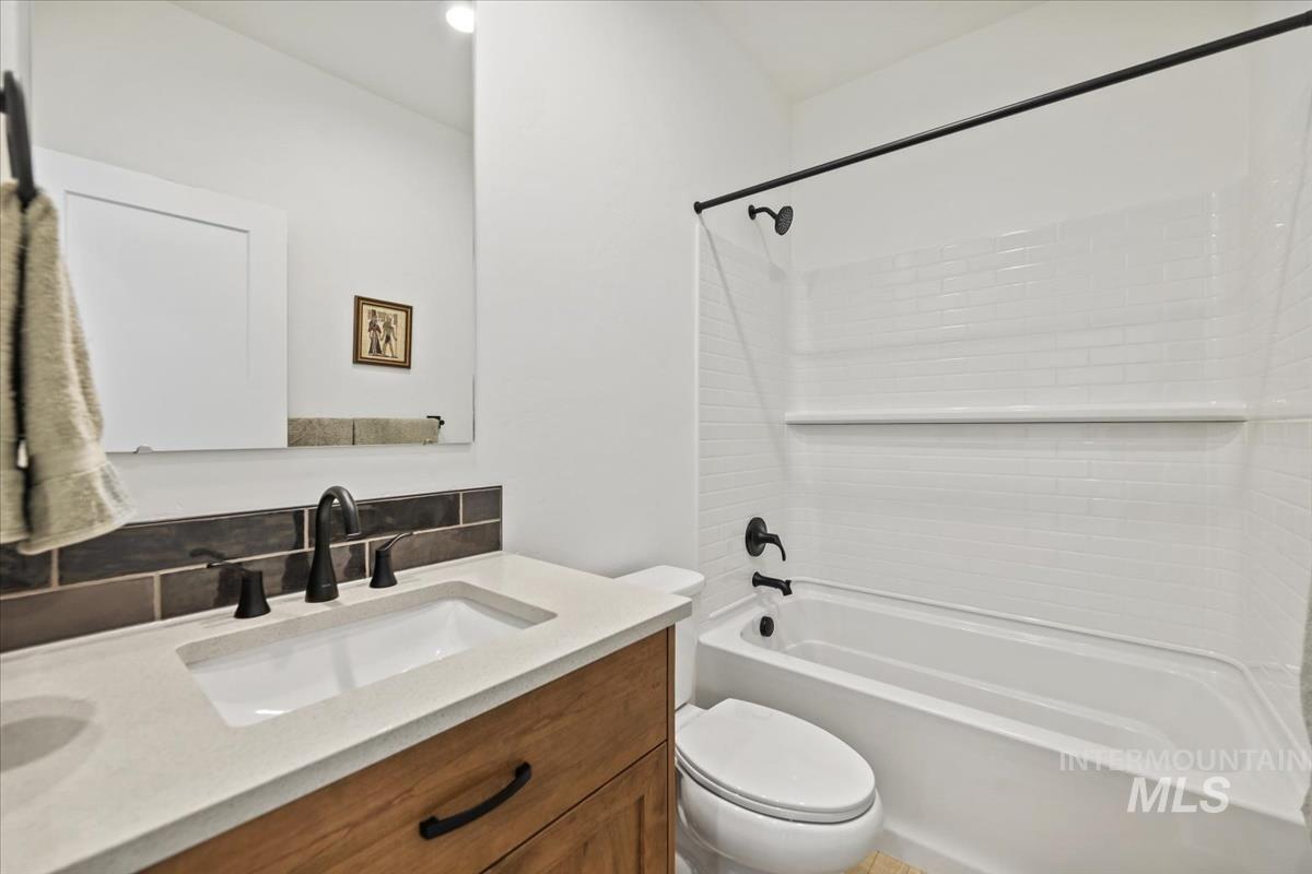 17786 N Peltzer, Nampa, Idaho 83687, 3 Bedrooms, 2 Bathrooms, Residential For Sale, Price $476,500, 98973623