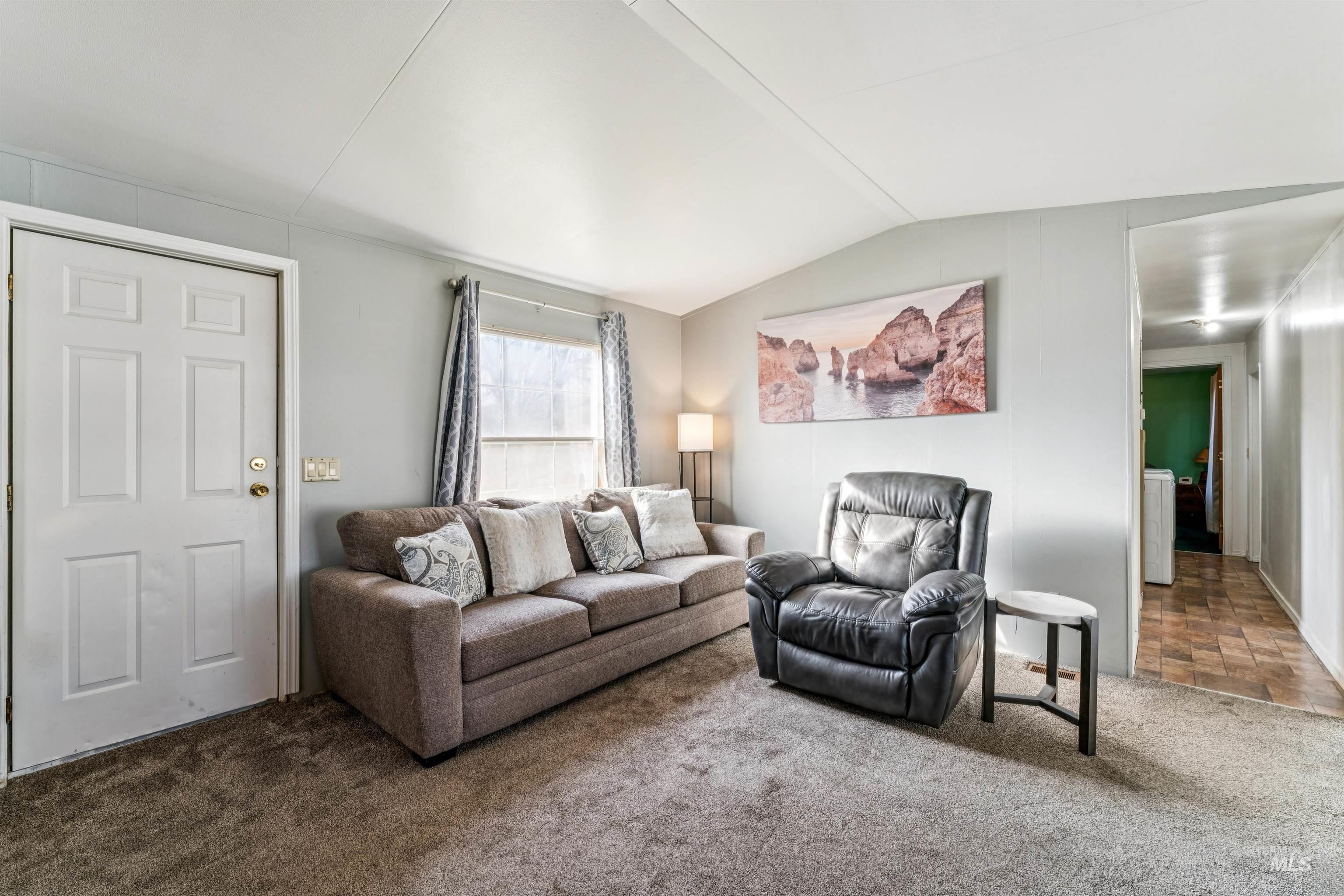 131 Adams St, Horseshoe Bend, Idaho 83629, 2 Bedrooms, 1 Bathroom, Residential For Sale, Price $225,000,MLS 98973625